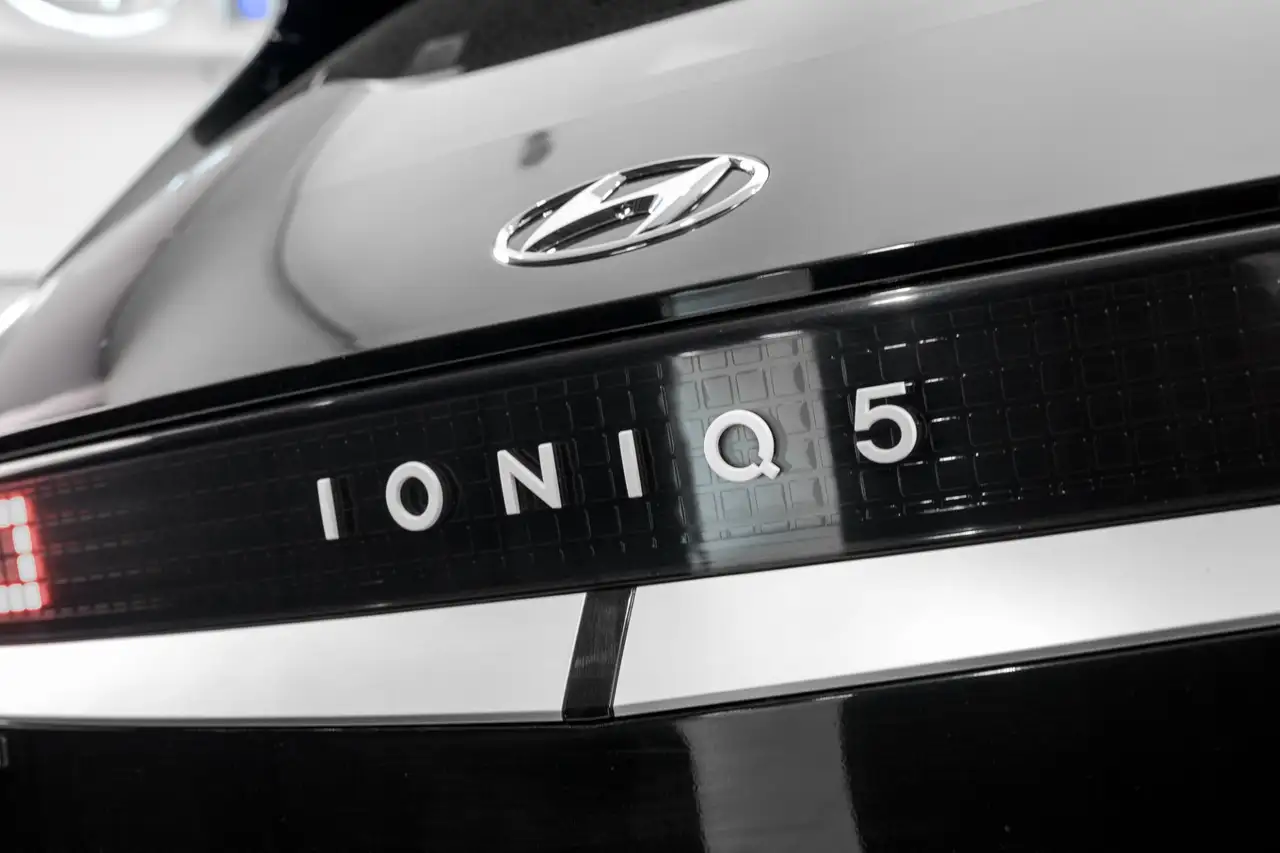 Hyundai IONIQ 5 photo Hyundai IONIQ 5