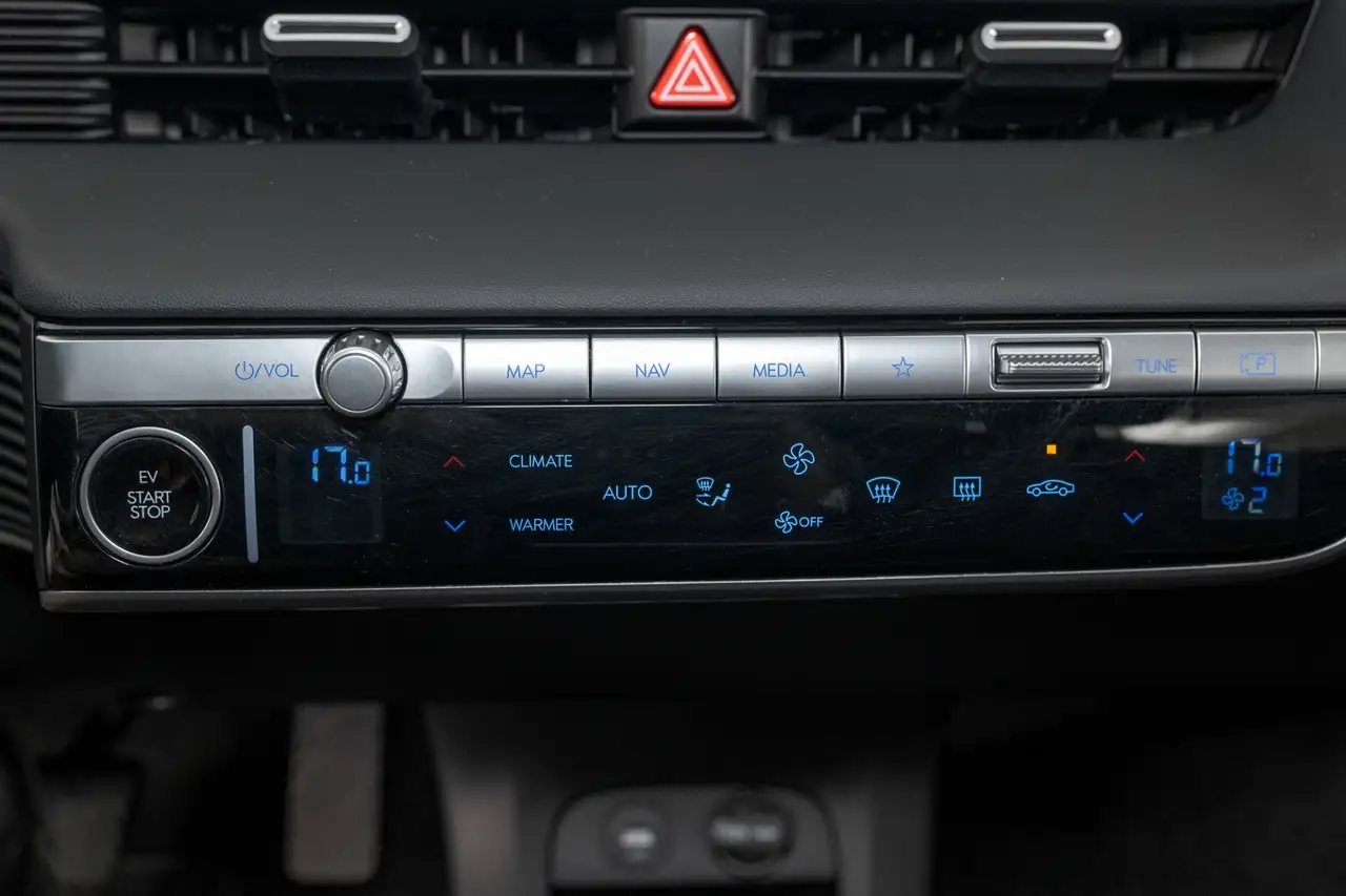 Hyundai IONIQ 5 photo Hyundai IONIQ 5
