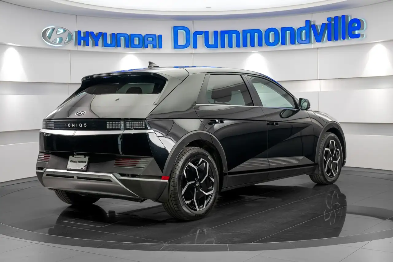 Hyundai IONIQ 5 photo Hyundai IONIQ 5