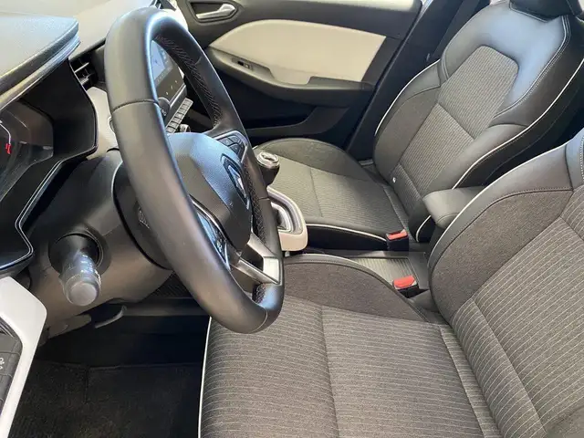 Renault Clio view 7