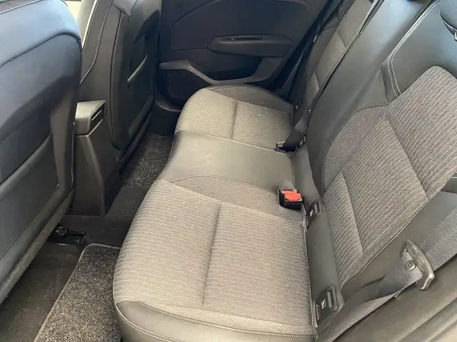 Renault Clio view 8