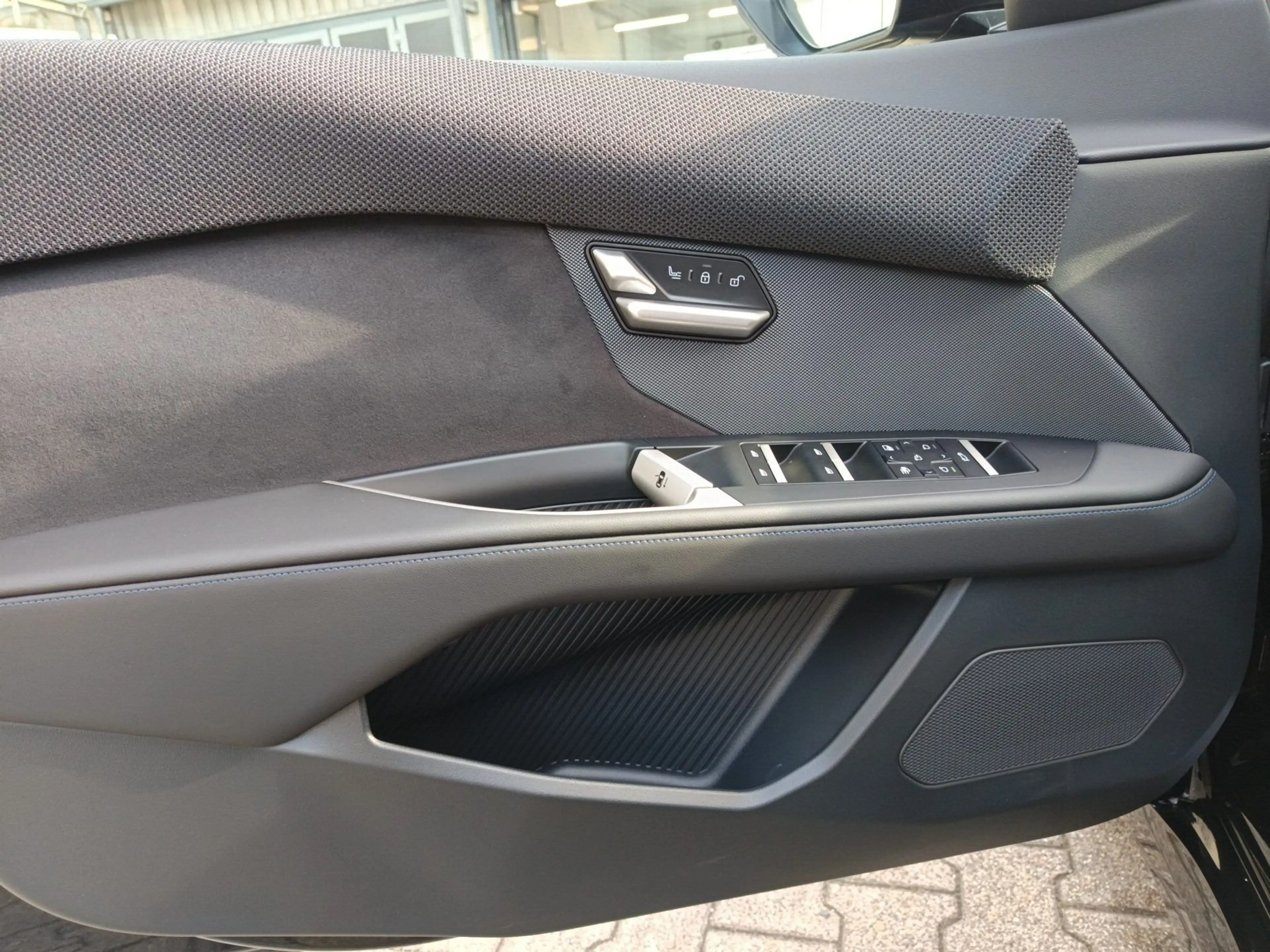 BMW i3 50 xDrive Sportpaket DAB — photo 14