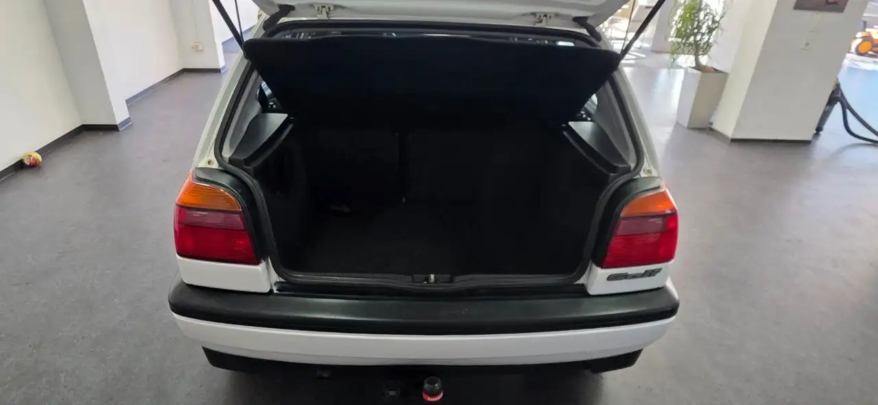 Volkswagen Golf 1.6 Limo H Zulassung SD TÜV 09/2028, foto 9