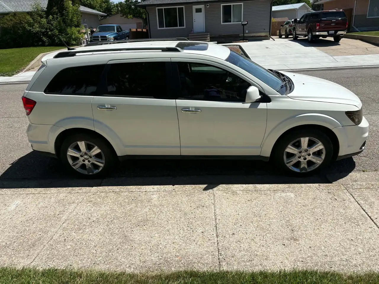 Dodge Journey снимка Dodge Journey