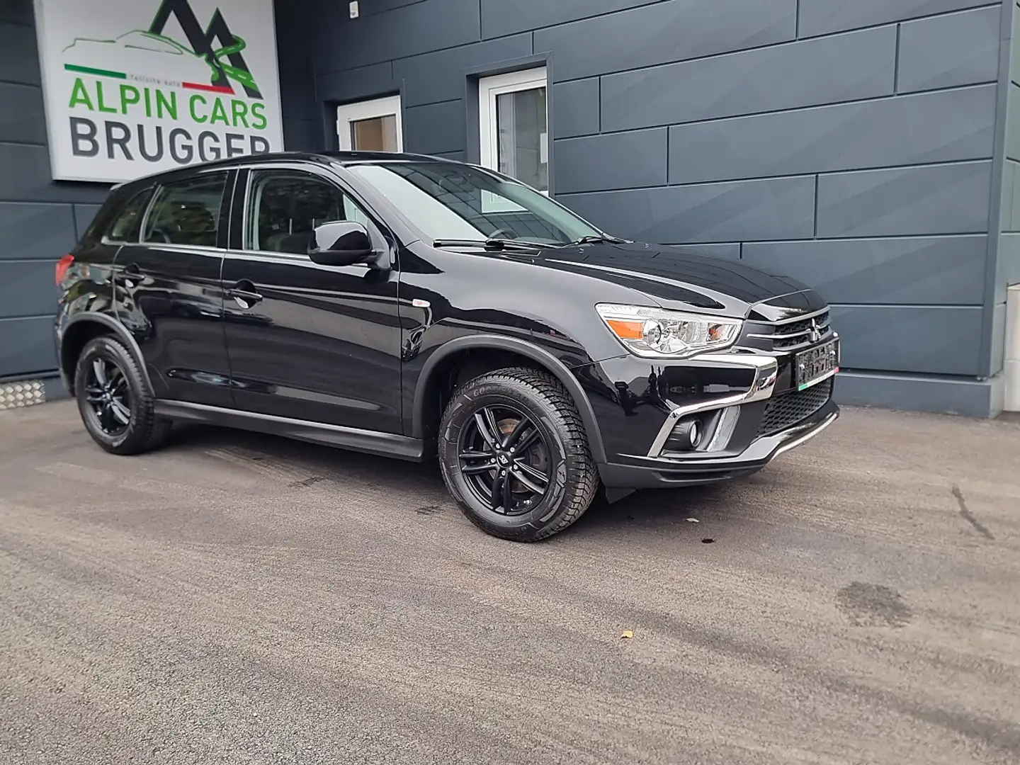 Mitsubishi ASX 1.6 Intense Blackline 2WD (EURO 6d-TEMP) Schwarz - 1