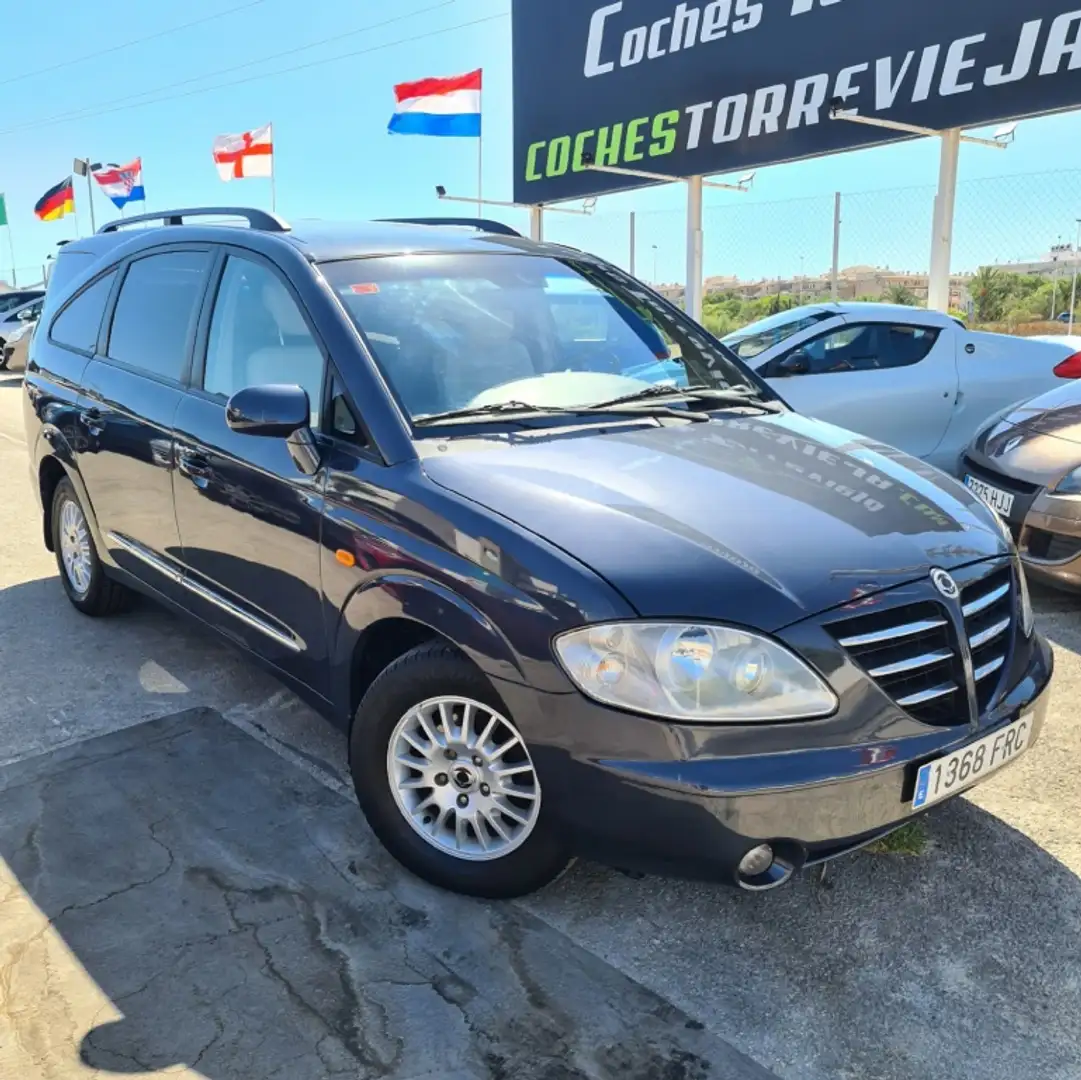 SsangYong Rodius 270 Xdi Premium 165 Negro - 1