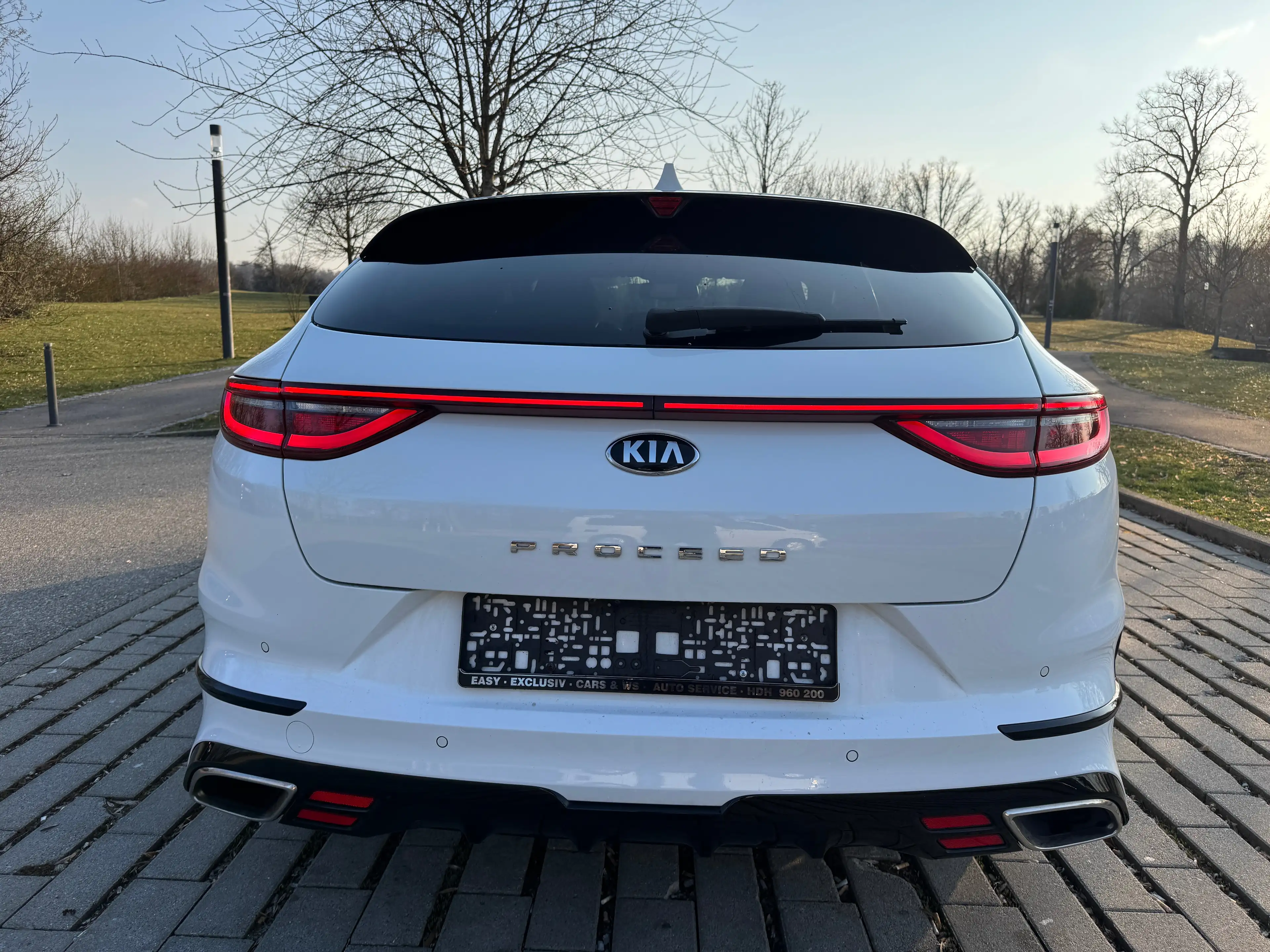 Kia ProCeed / pro_cee'd GT — photo 15