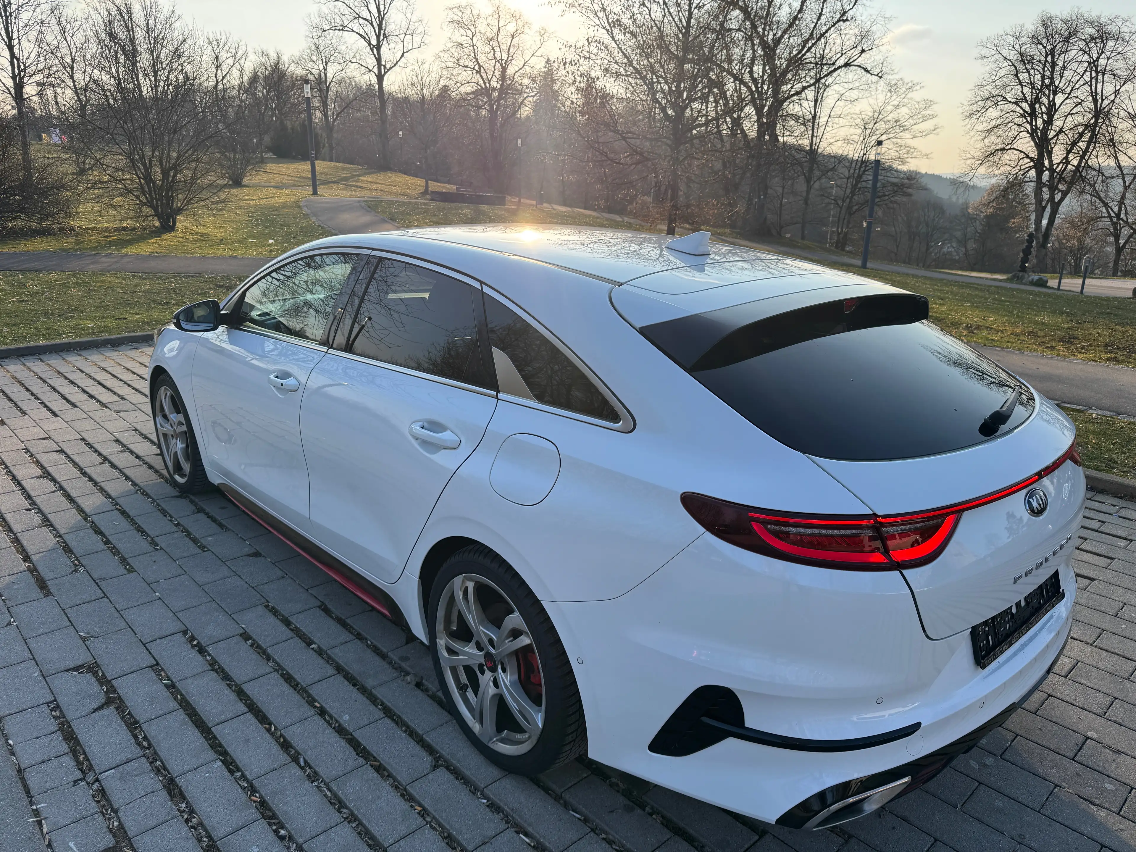 Kia ProCeed / pro_cee'd GT — photo 13