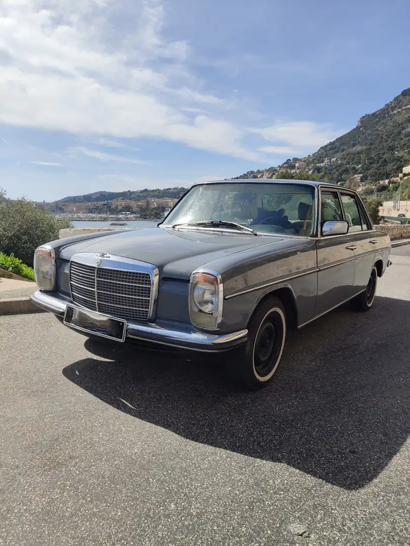 Mercedes-Benz W 114/115 Strich-Acht Gris - 1
