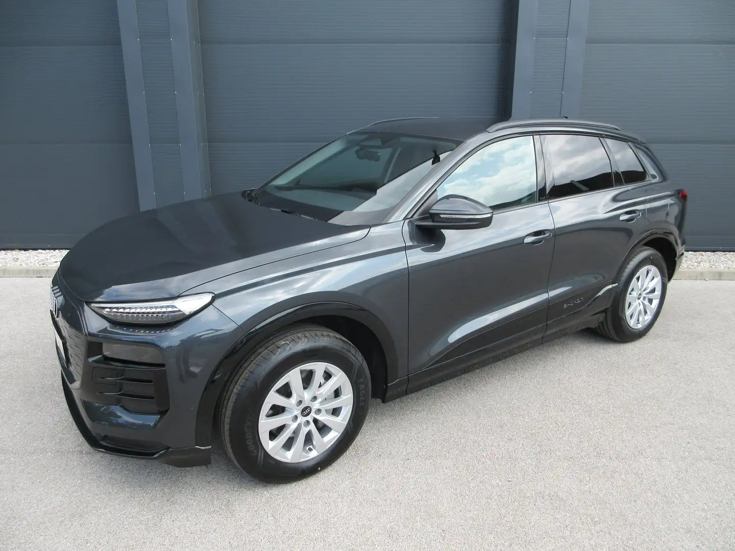 Audi Q6 e-tron e-tron quattro Grau - 2