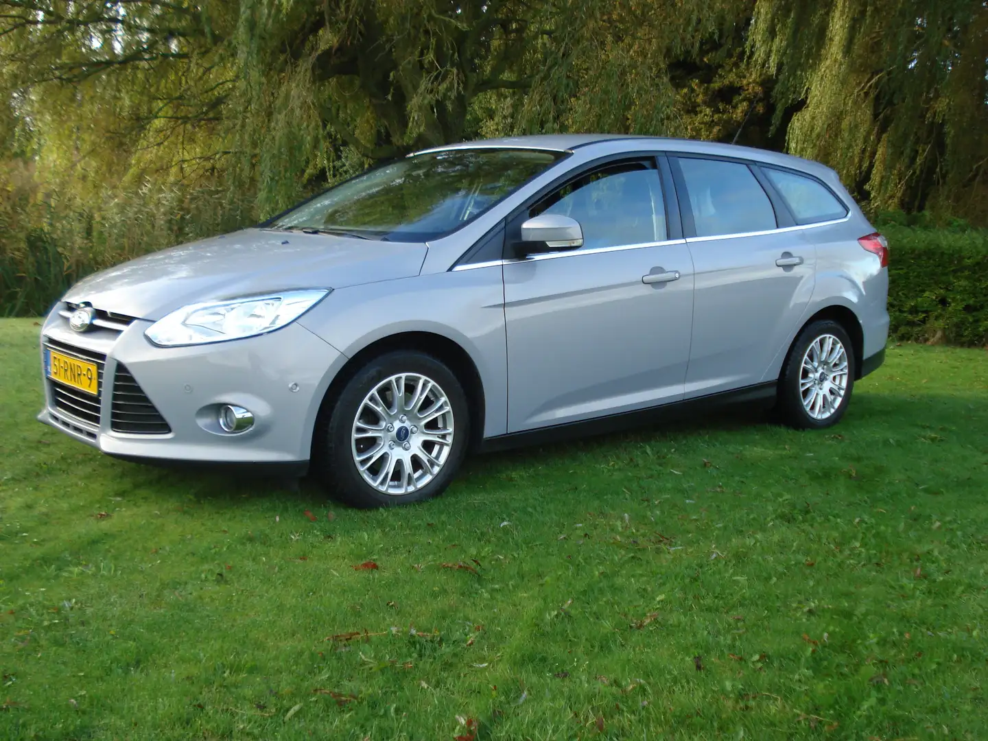 Ford Focus 1.6 EcoB. Titanium Grijs - 1