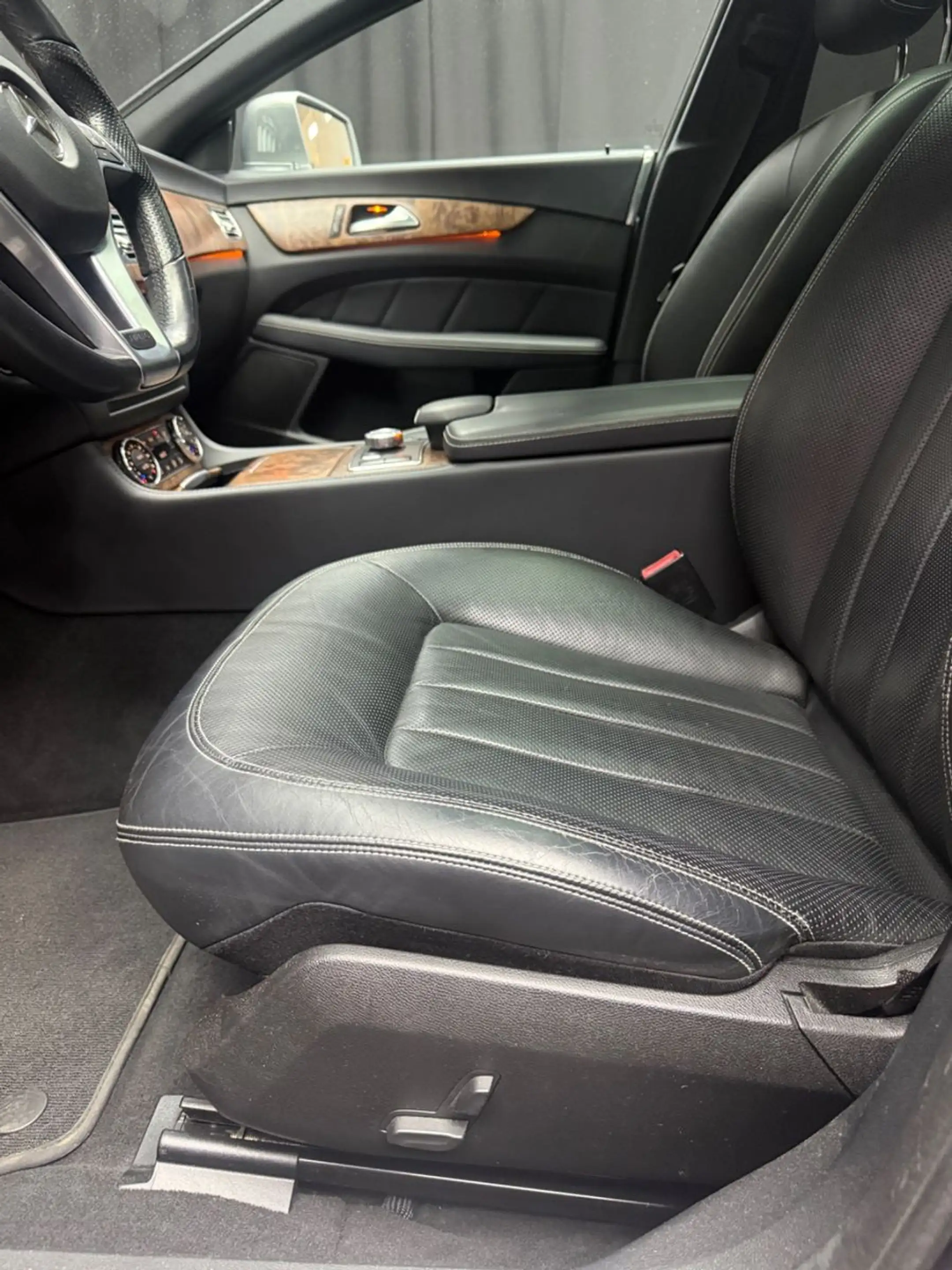 Mercedes-Benz CLS CLS 350 CDI Shooting Brake*AMG LINE*S-DACH*R-KAM — photo 13