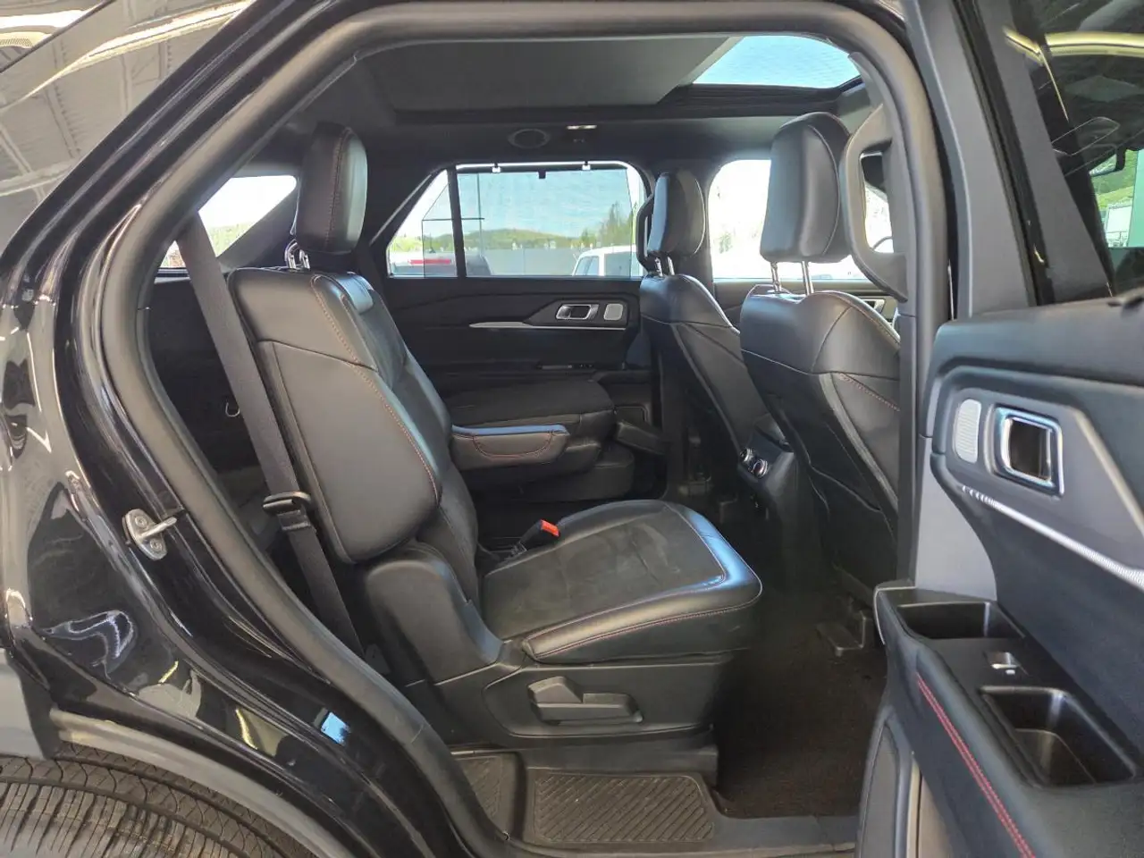 Ford Explorer снимка Ford Explorer