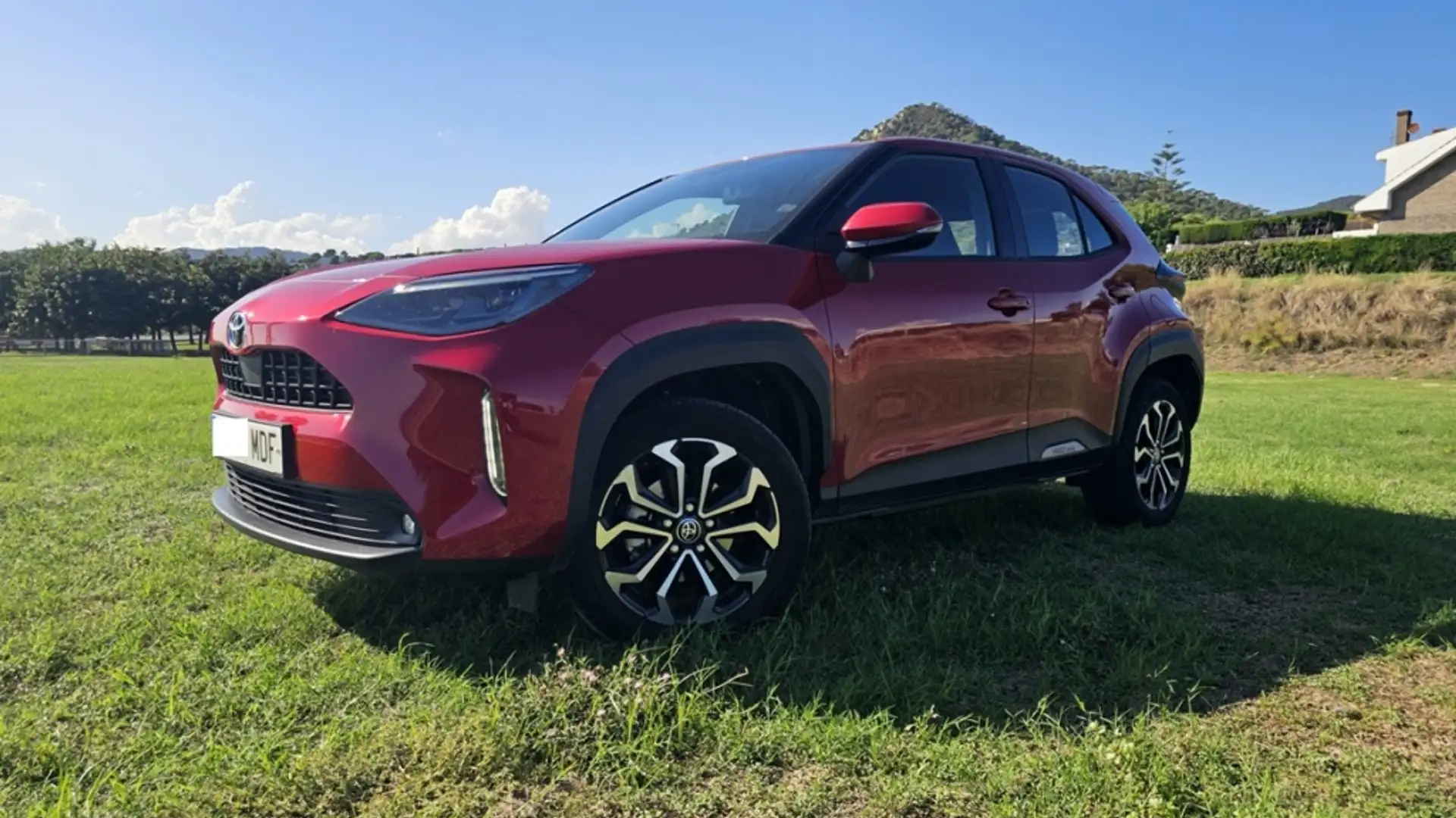 Toyota Yaris Cross 120H Active Tech Rojo - 1