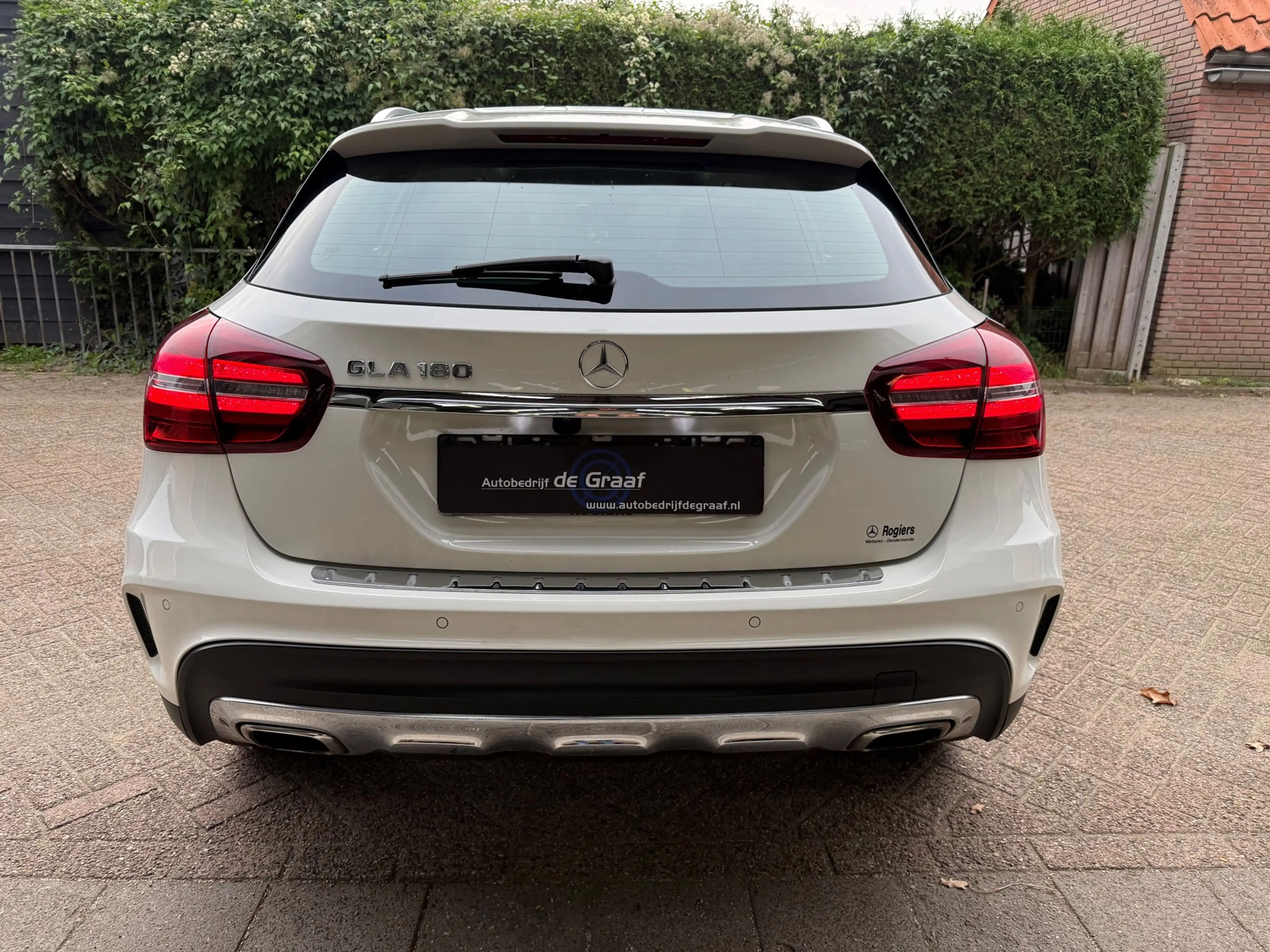 Mercedes-Benz GLA 180 AMG|PANO/H&K/ELEC-STOEL/NAVI/CRUISE/CAMERA/VOL! — photo 15