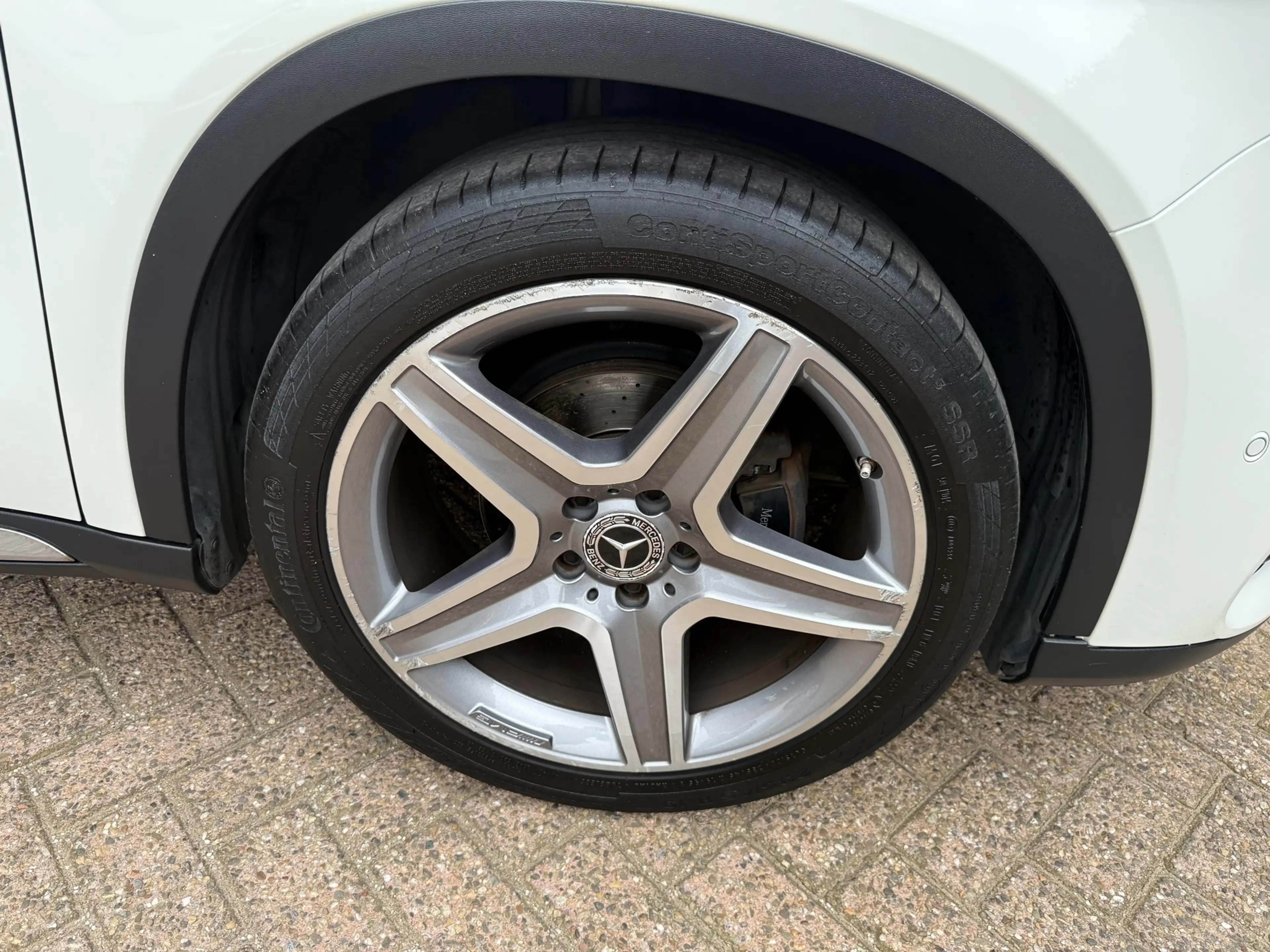 Mercedes-Benz GLA 180 AMG|PANO/H&K/ELEC-STOEL/NAVI/CRUISE/CAMERA/VOL! — photo 12