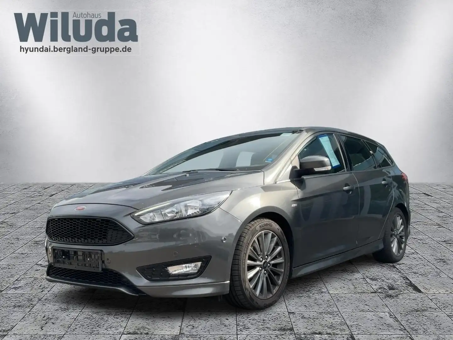 Ford Focus ST-LINE 150PS Turnier Gris - 1