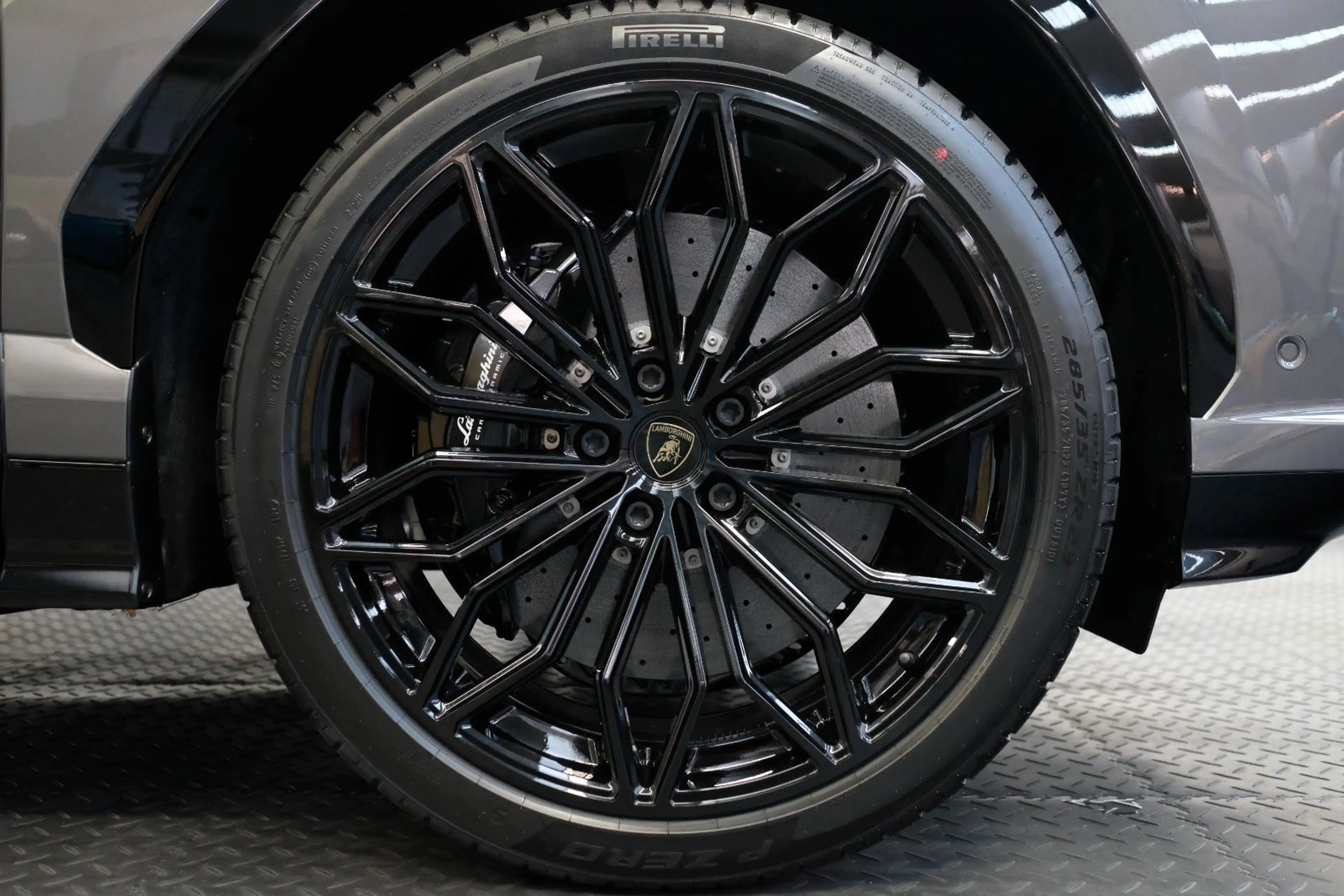 Lamborghini Urus SE/CARBON/PANO/B&O/NIGHT/STYLE/MASSAGE/AHK — photo 9