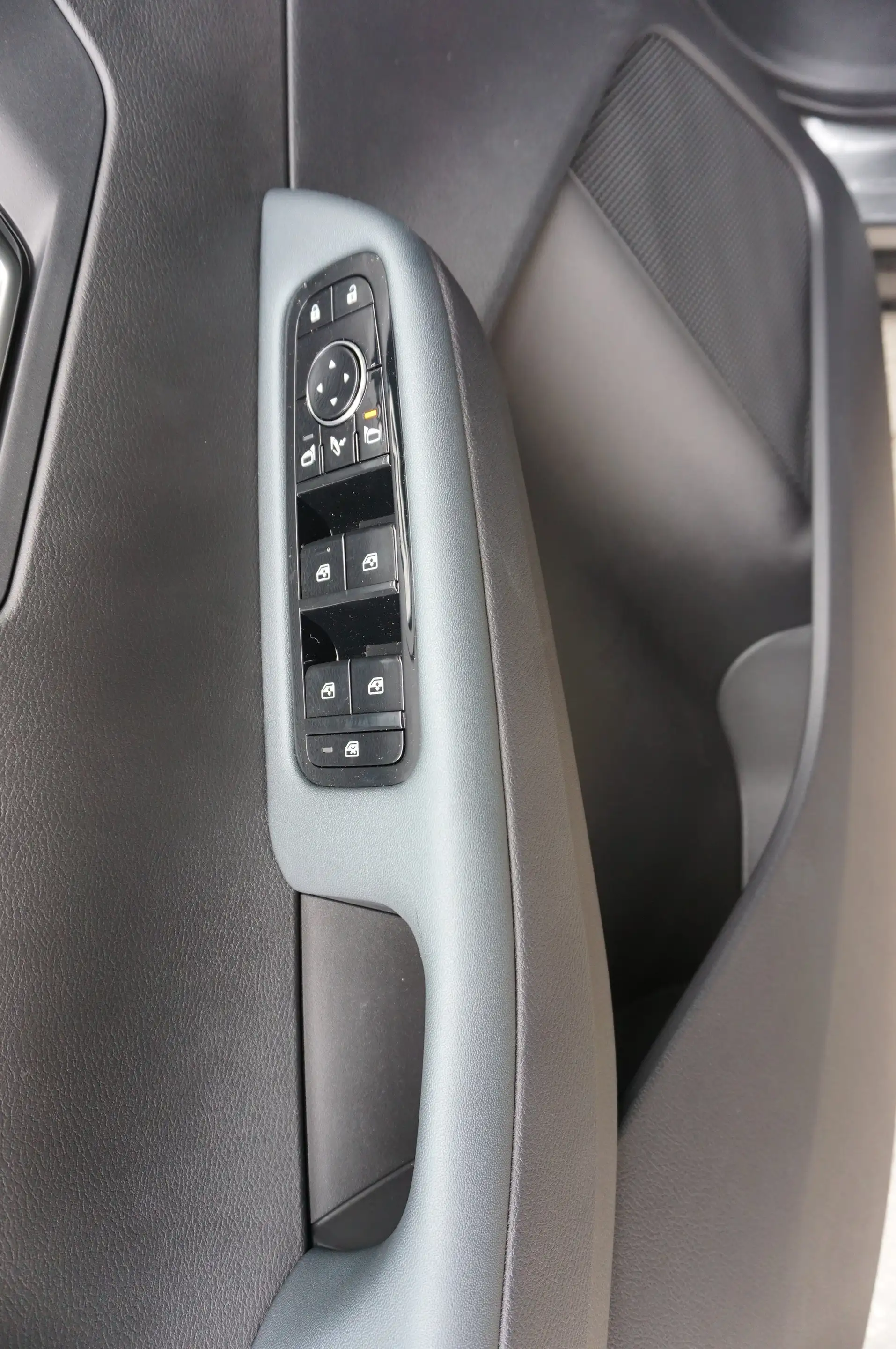 Nissan Leaf ENGAGE + 52kwH — photo 15