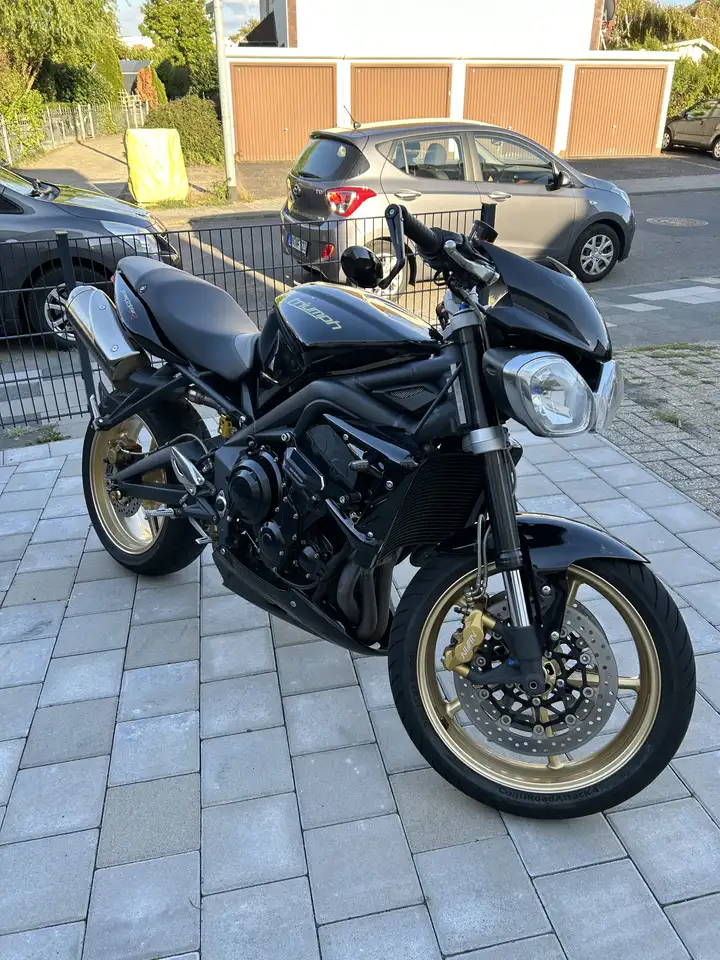 Triumph Street Triple 675