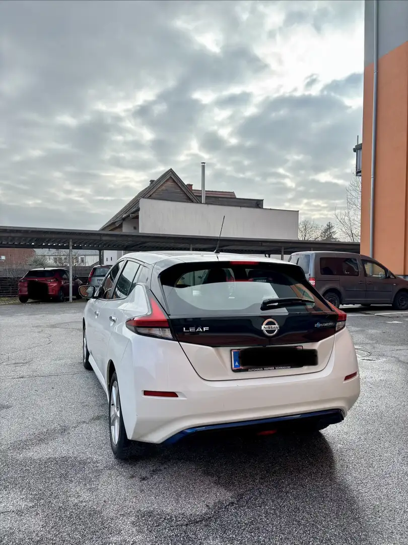 Nissan Leaf 40kWh Acenta - 1