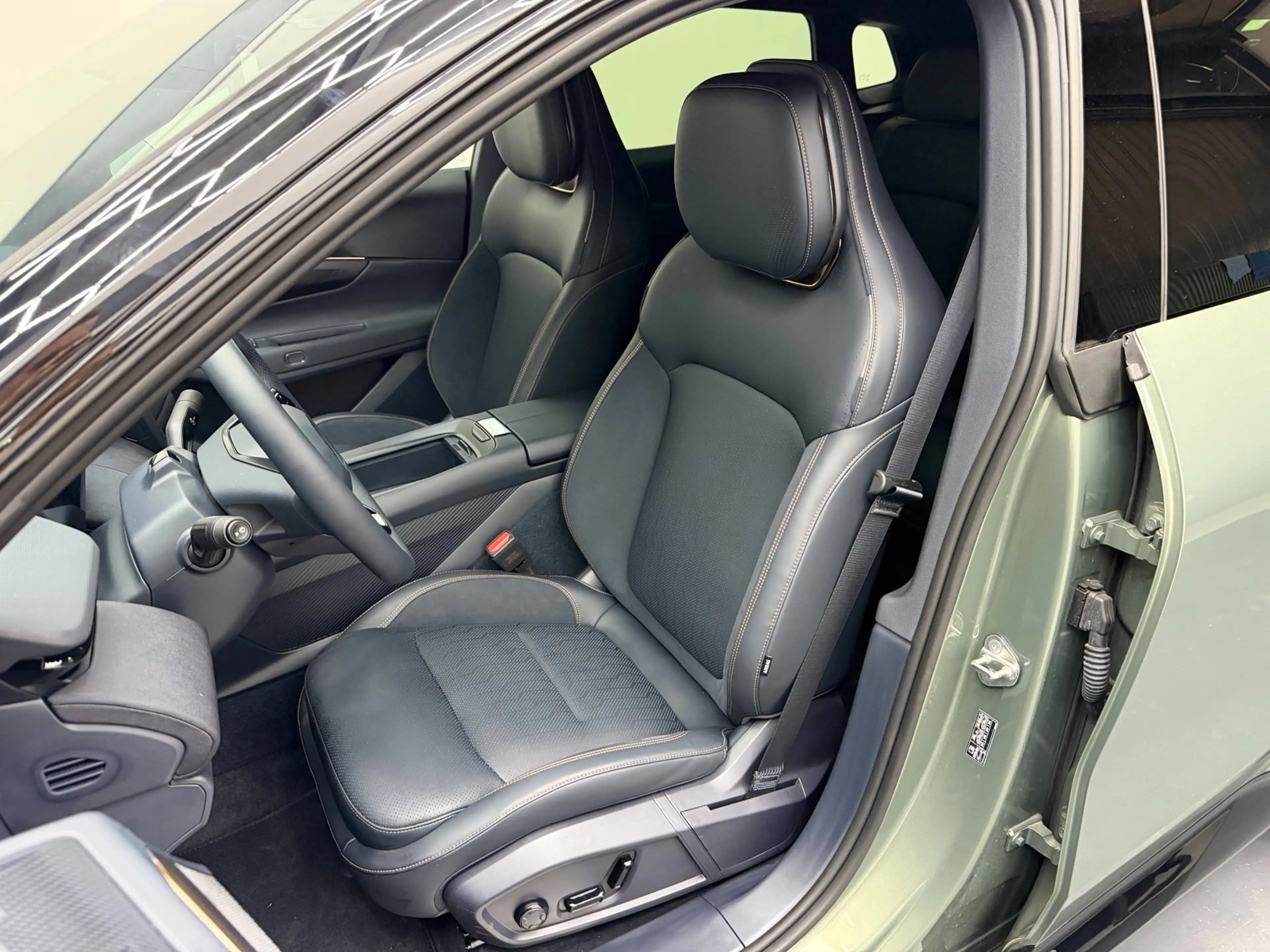 Lynk & Co 08 1.5 More - 200km Elektrisch - Pano - Harman Kardon — photo 10
