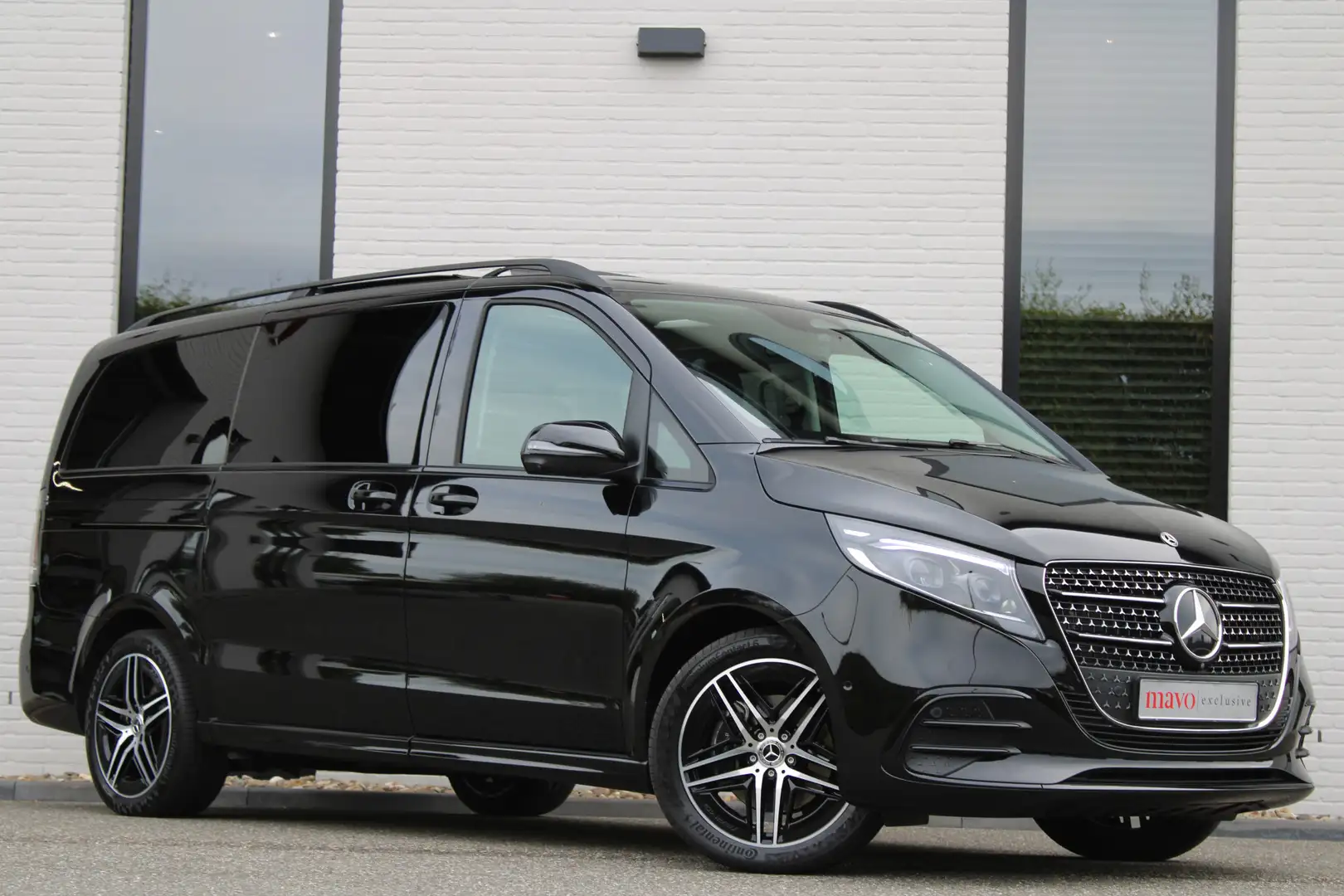 Mercedes-Benz V 300 300d / DC / AMG / Panorama / bj 2025 / 2x Elec Sch Noir - 1