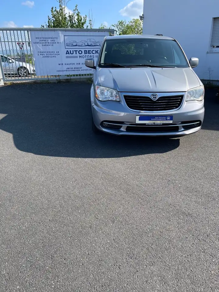 Lancia Voyager