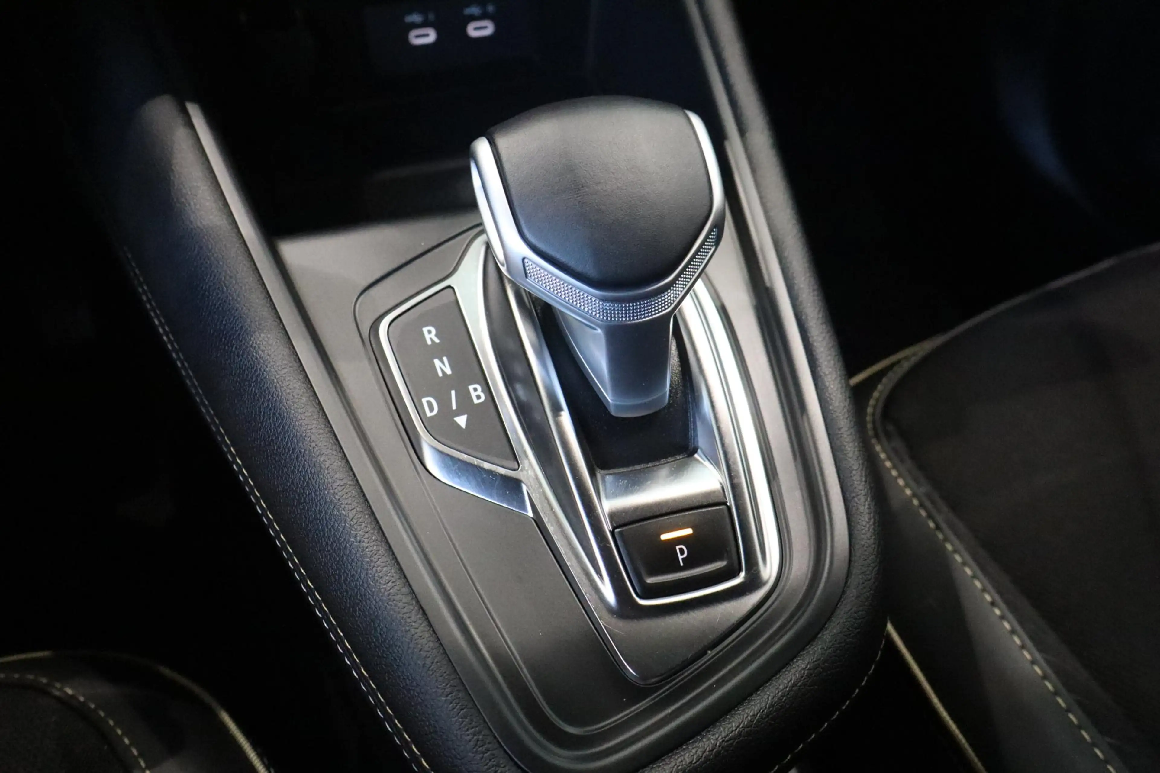 Renault Symbioz 1.6 E-Tech full hybrid 145 iconic — photo 13