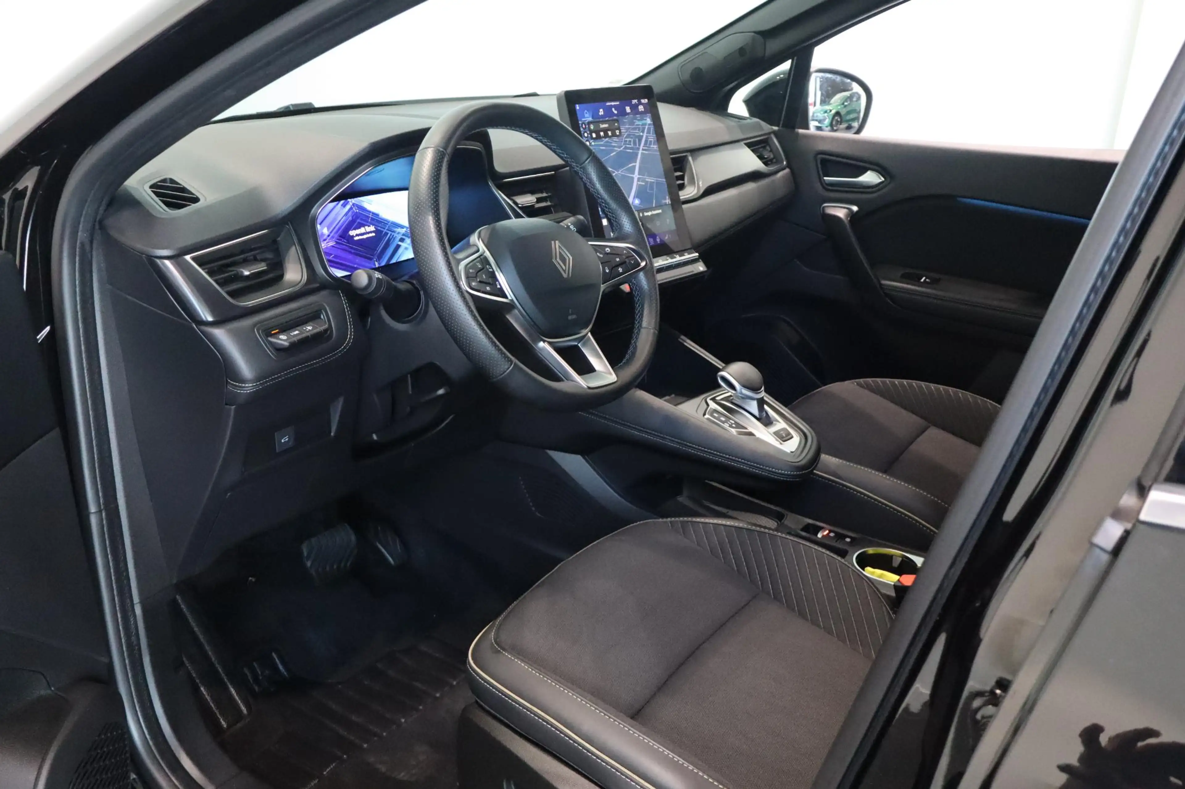 Renault Symbioz 1.6 E-Tech full hybrid 145 iconic — photo 9