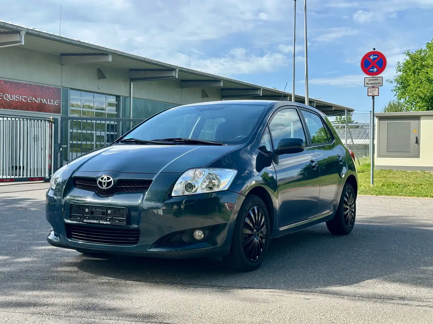 Toyota Auris Executive Bleu - 1