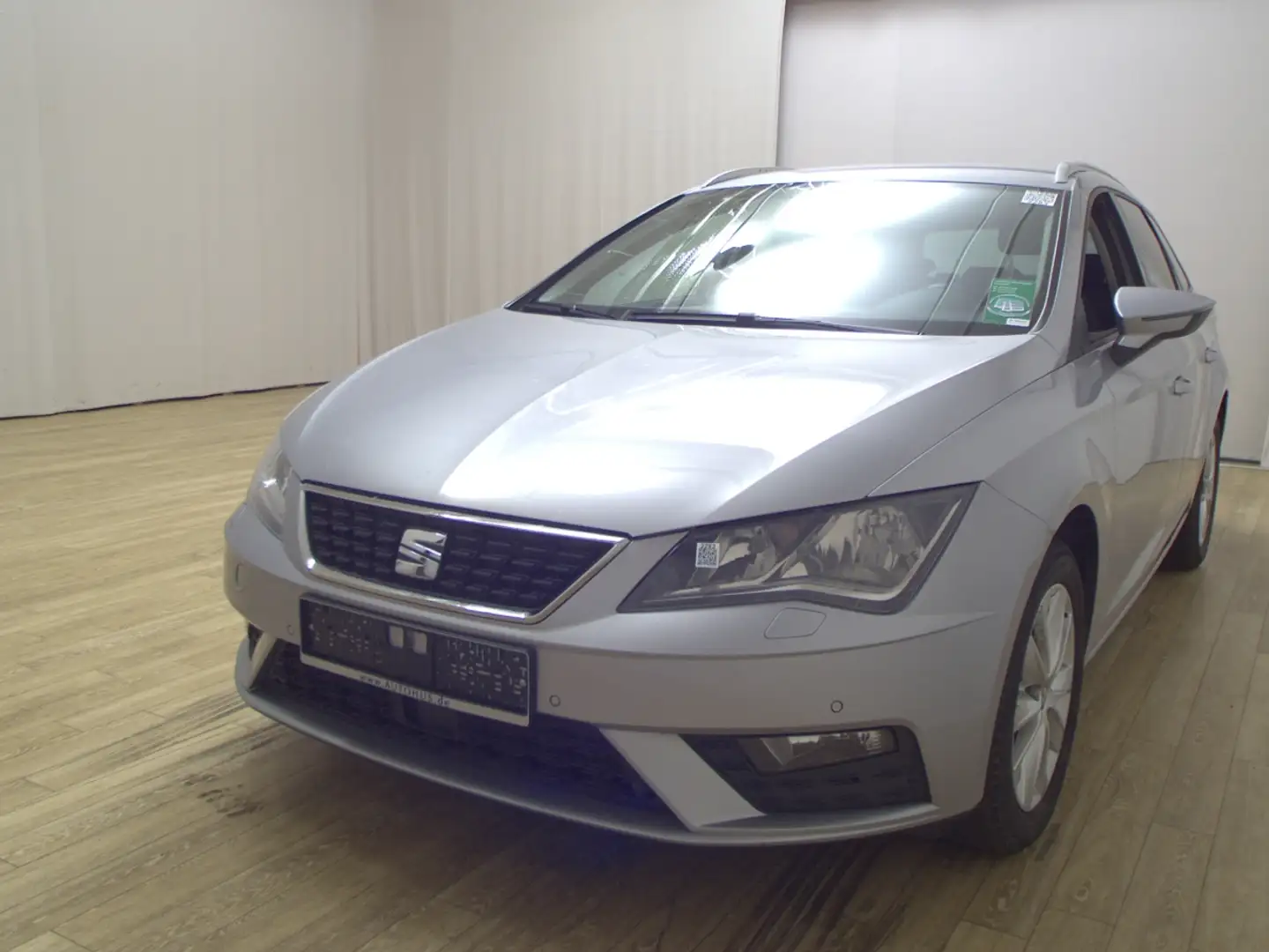 SEAT Leon ST 1.6 TDI Style Navi vc ACC Shz PDC RFK Silber - 2