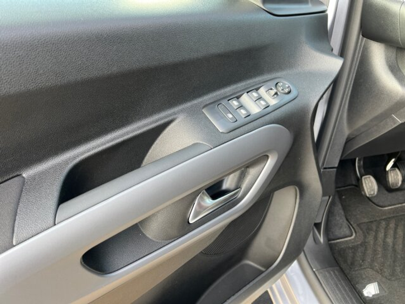 Citroen Berlingo Berlingo XL MAX XTR 130 BAR +Kamera+Key-Go+Navi+ — photo 7