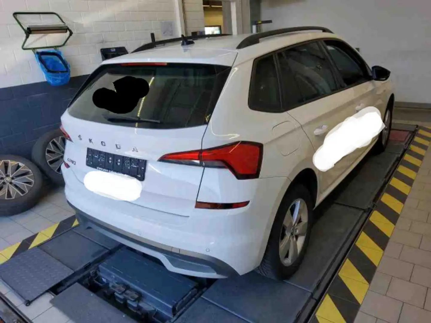 Skoda Kamiq Tour 1.5 TSI DSG LED Navi RFK ACC PDC SHZ Blanc - 2
