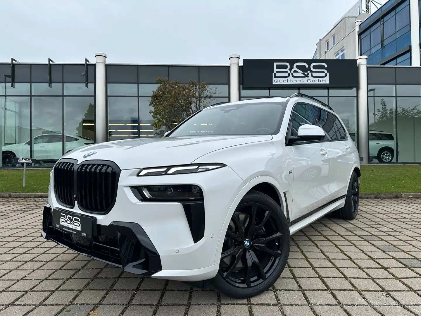 BMW X7 xDr 40d M Sport,Skylounge,Aktivlenk,AHK,usw. Weiß - 1