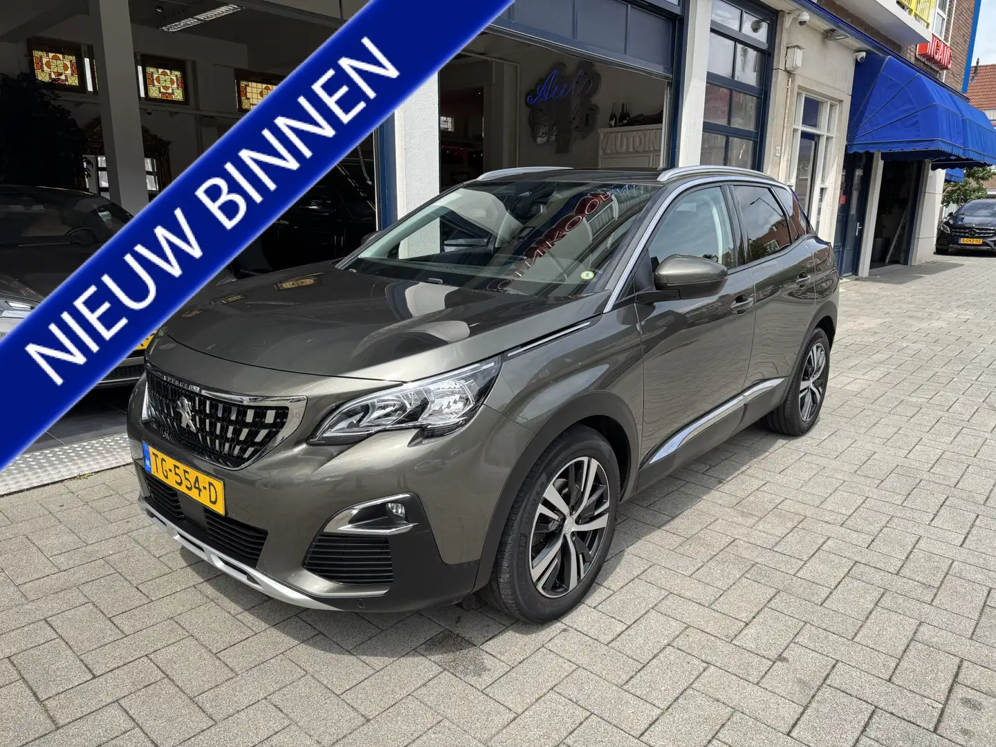 Peugeot 3008 1.2 PureTech Allure. NL AUTO. NL AUTO/PANO/LEDER Gris - 1