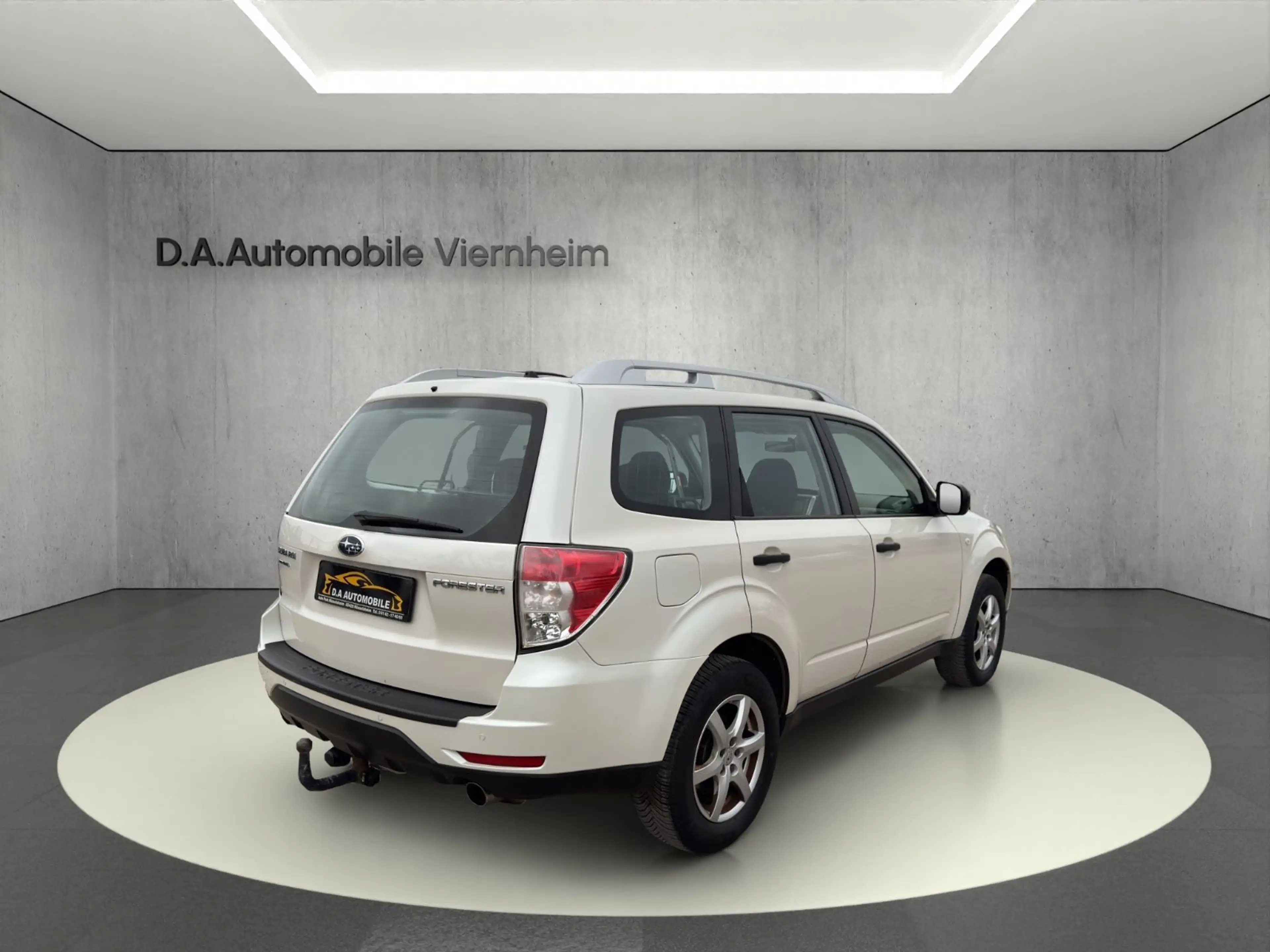 Subaru Forester Comfort°Automatik°Navi°Sitzheizung°PDC° — photo 6