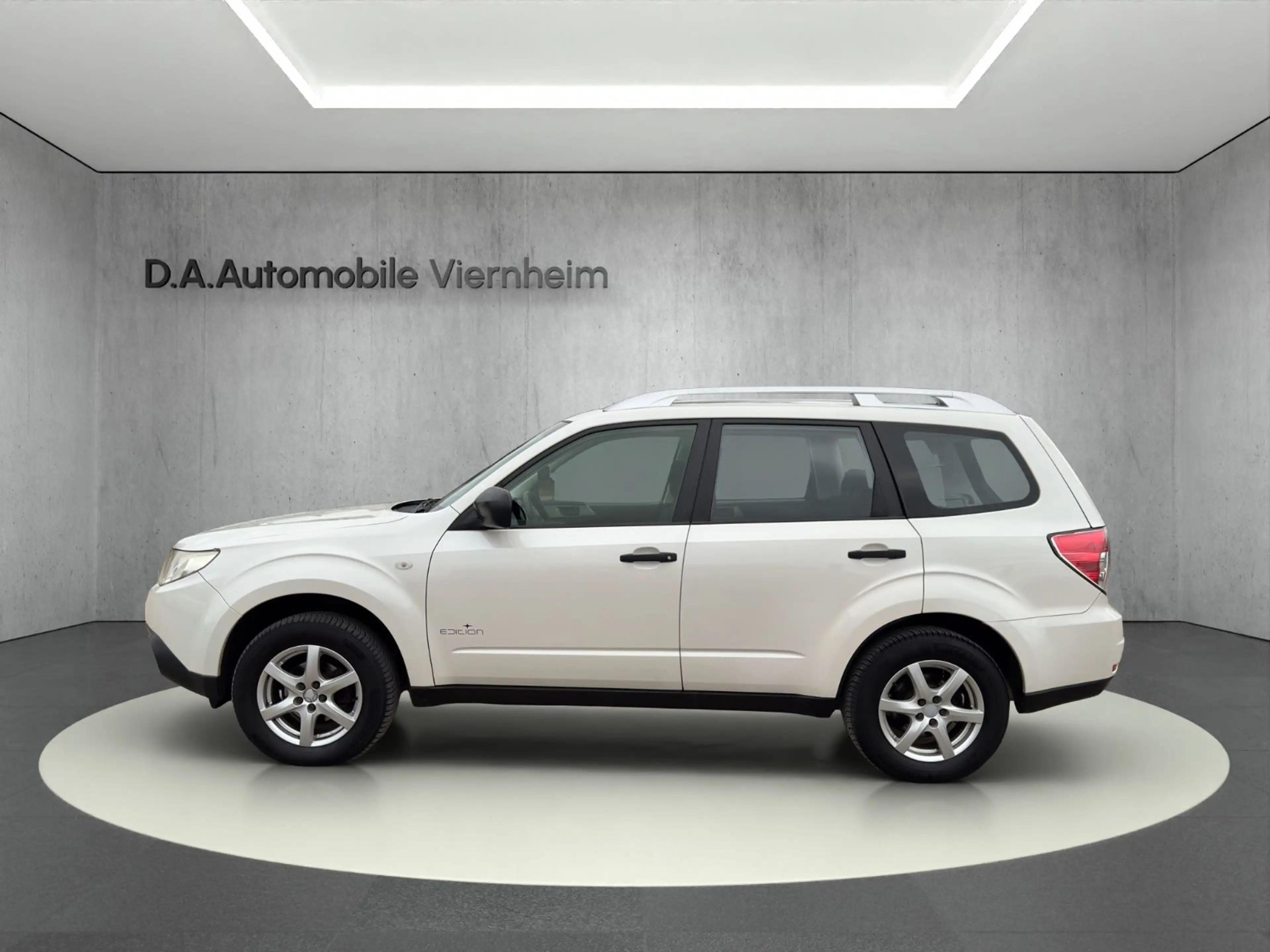 Subaru Forester Comfort°Automatik°Navi°Sitzheizung°PDC° — photo 3