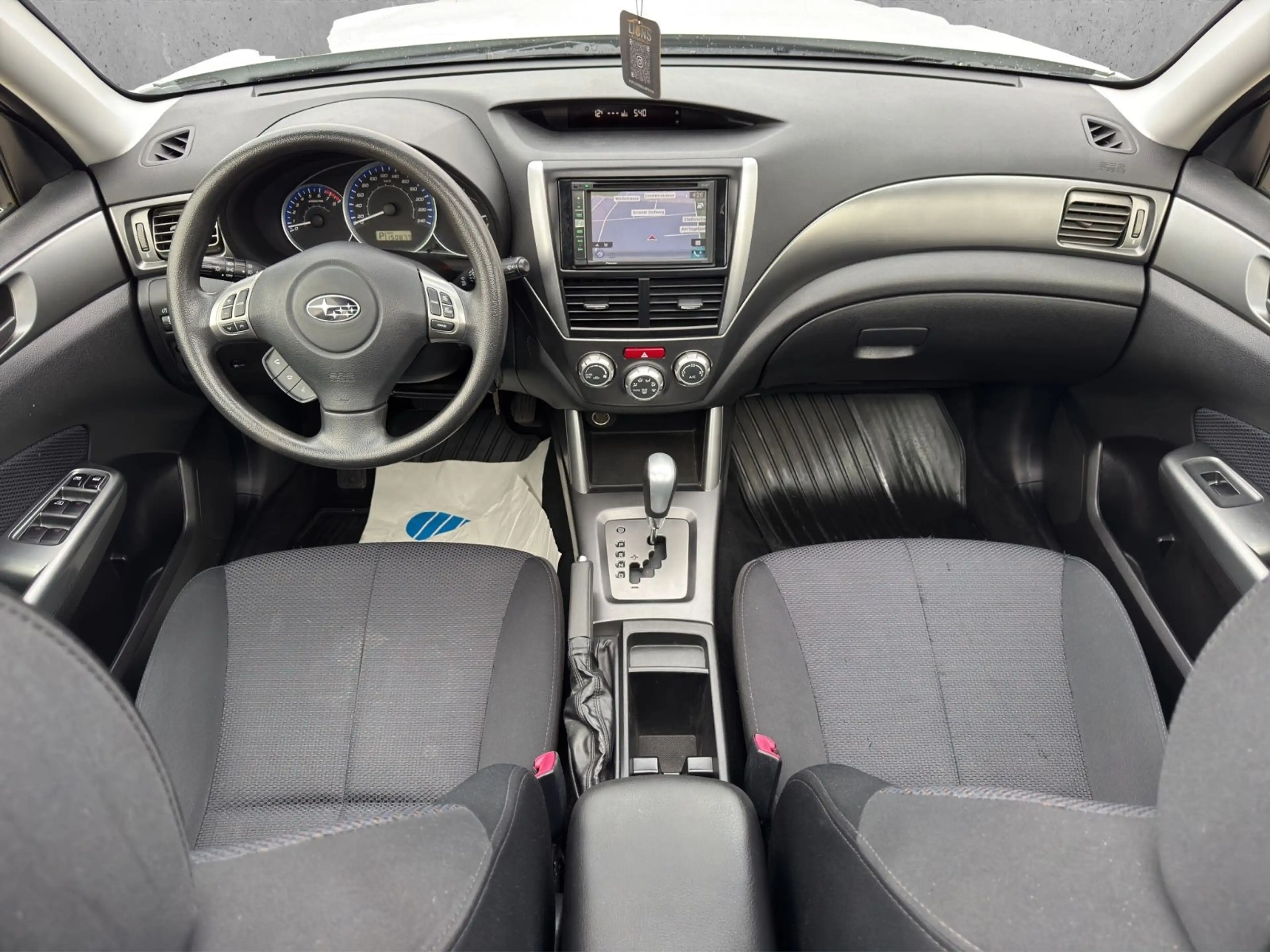 Subaru Forester Comfort°Automatik°Navi°Sitzheizung°PDC° — photo 13