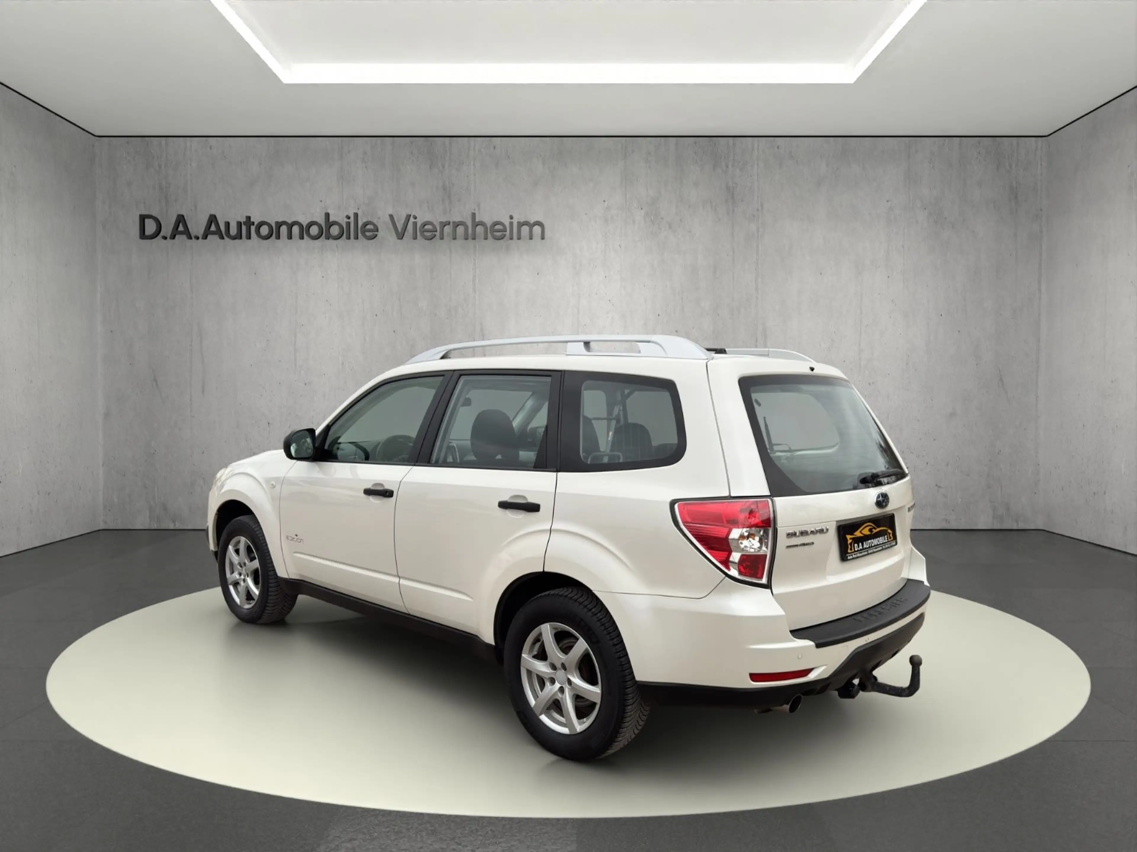 Subaru Forester Comfort°Automatik°Navi°Sitzheizung°PDC° — photo 4