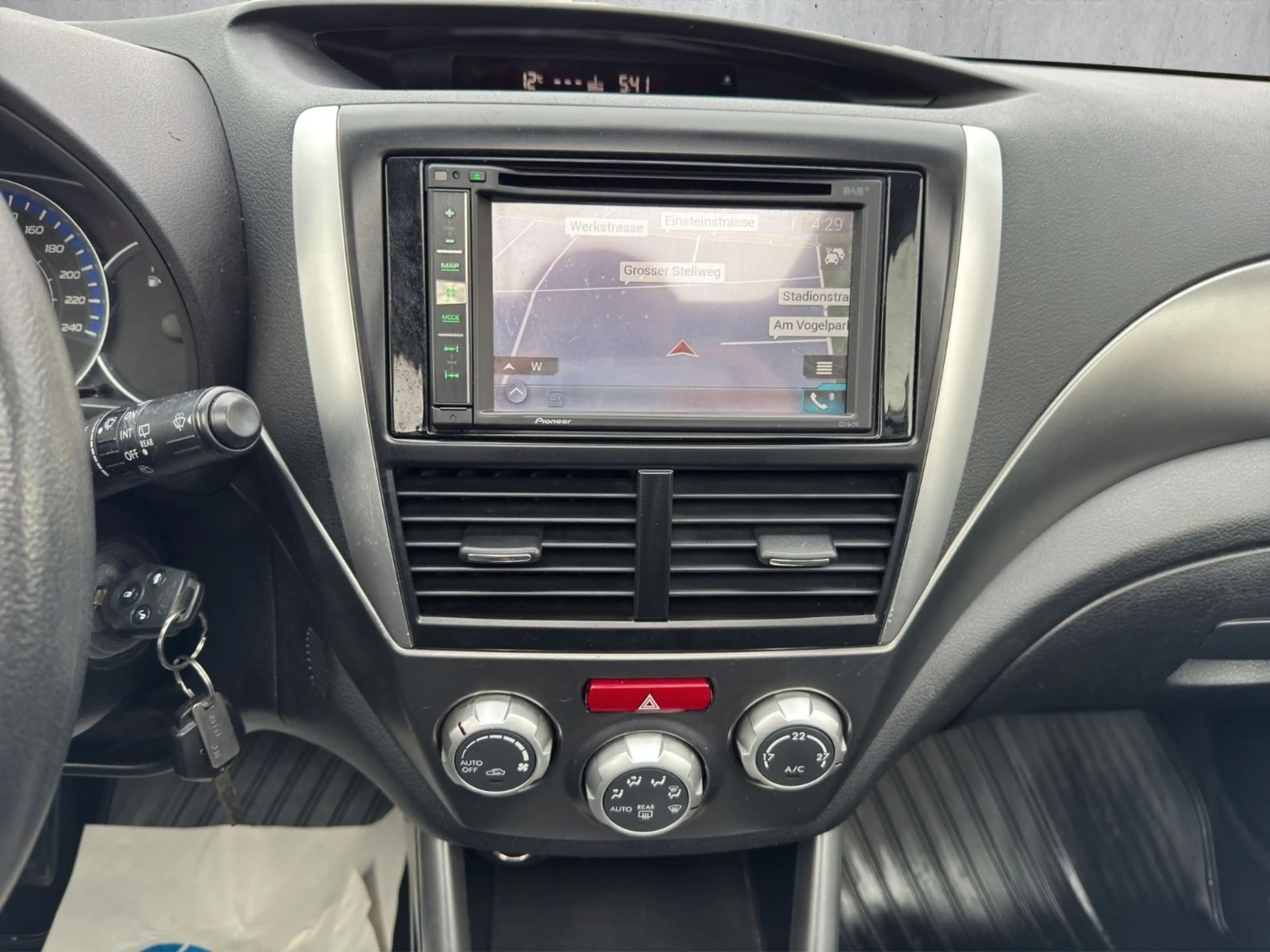 Subaru Forester Comfort°Automatik°Navi°Sitzheizung°PDC° — photo 15