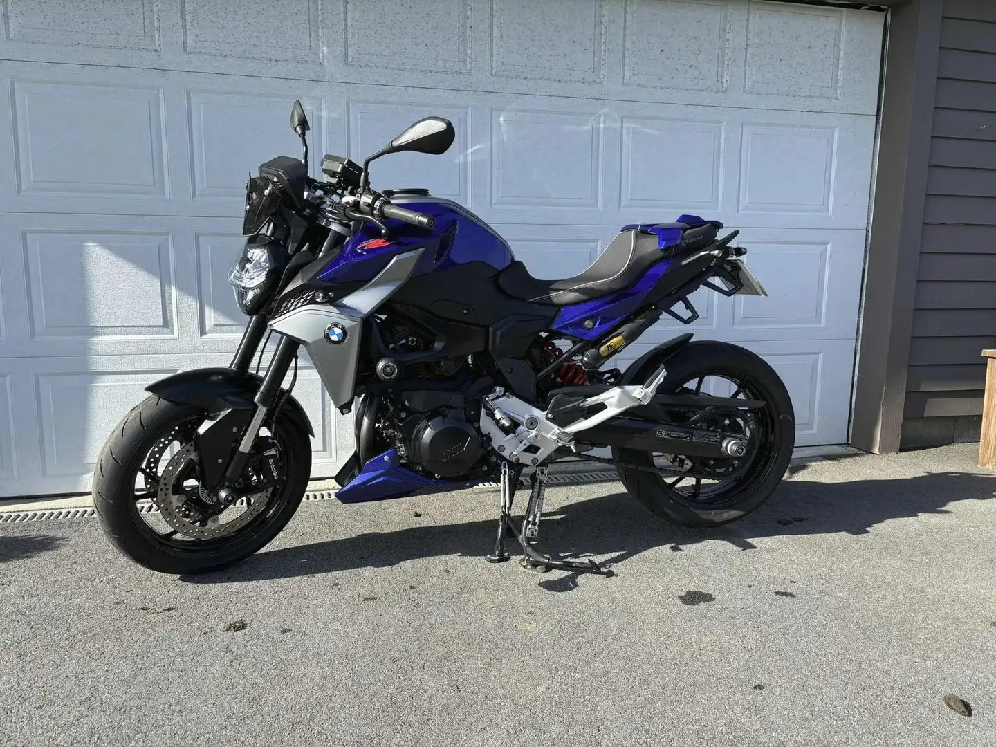 BMW F 900 R Bleu - 2