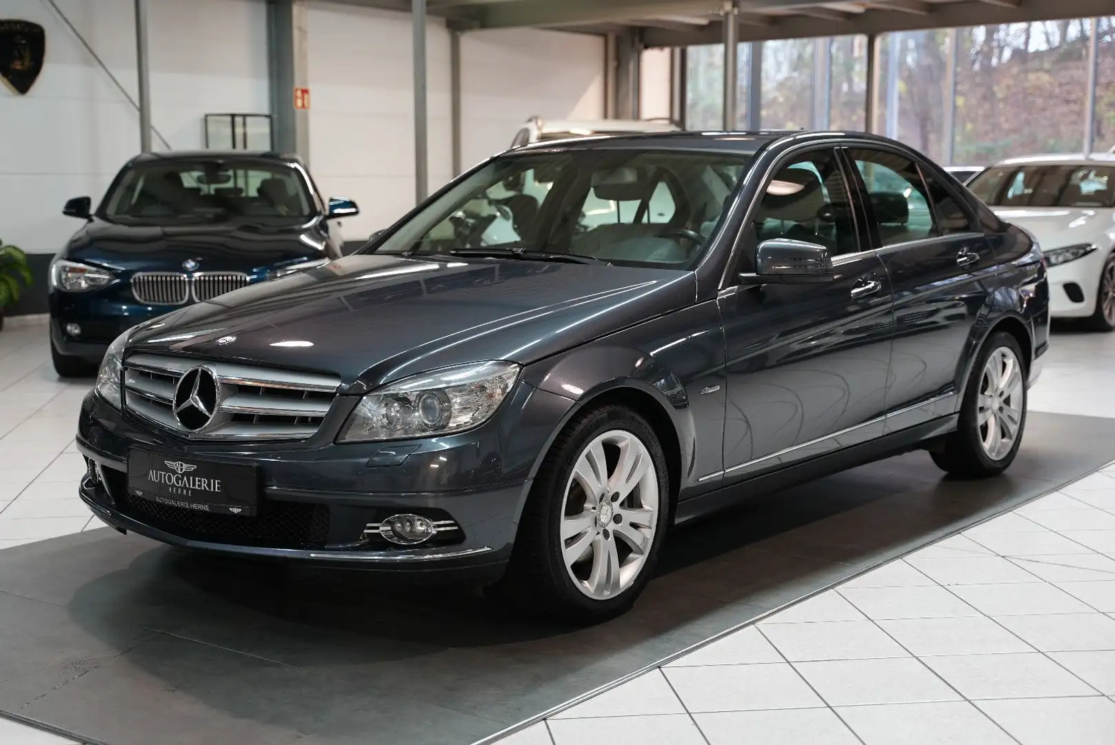 Mercedes-Benz C 200 CGI AVANTGARDE*KeylesGo*NAV*T-LEDER*XENON Grau - 1