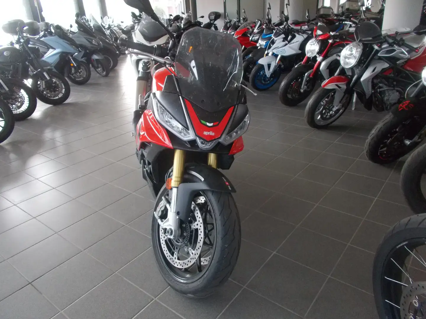 Aprilia Tuono V4 Rosso - 2