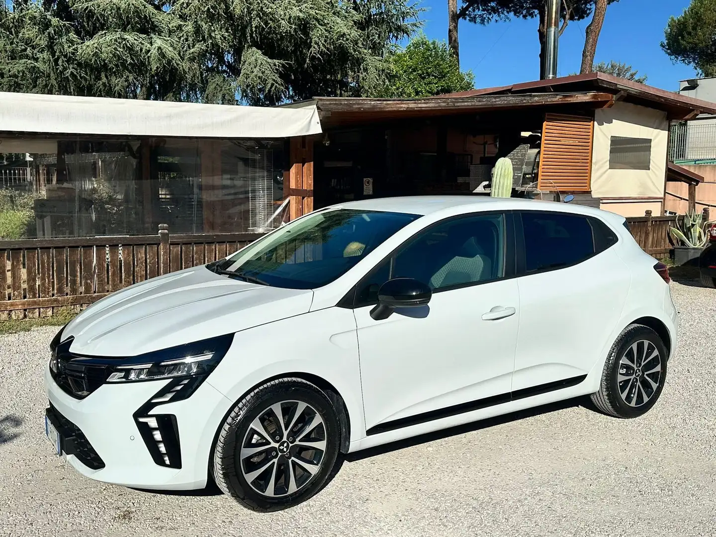 Mitsubishi Colt 1.0L turbo 90 CV Invite PRONTA CONSEGNA IVA COMPR Bianco - 1