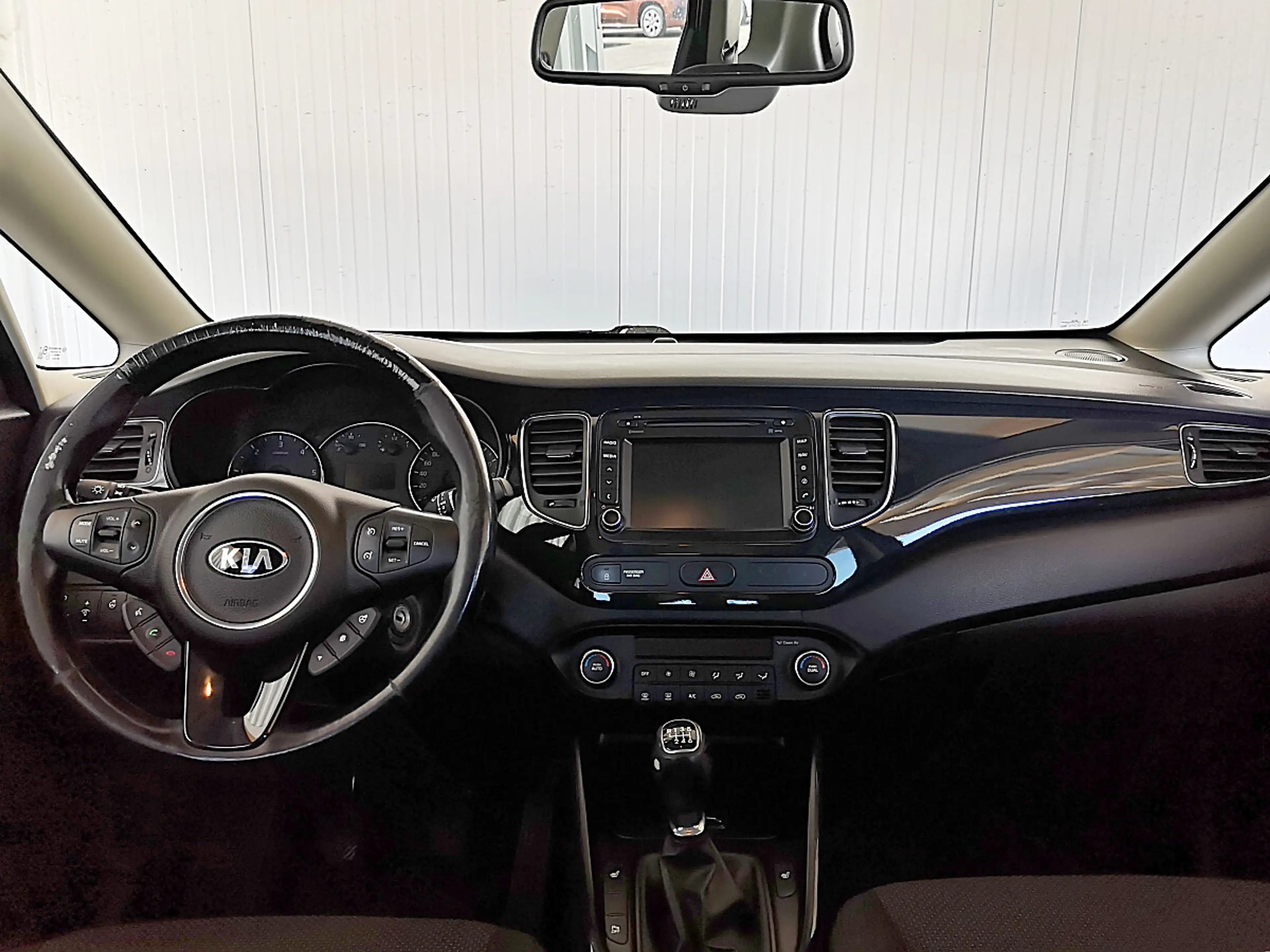 Kia Carens 1,7 CRDi ISG Gold — photo 11