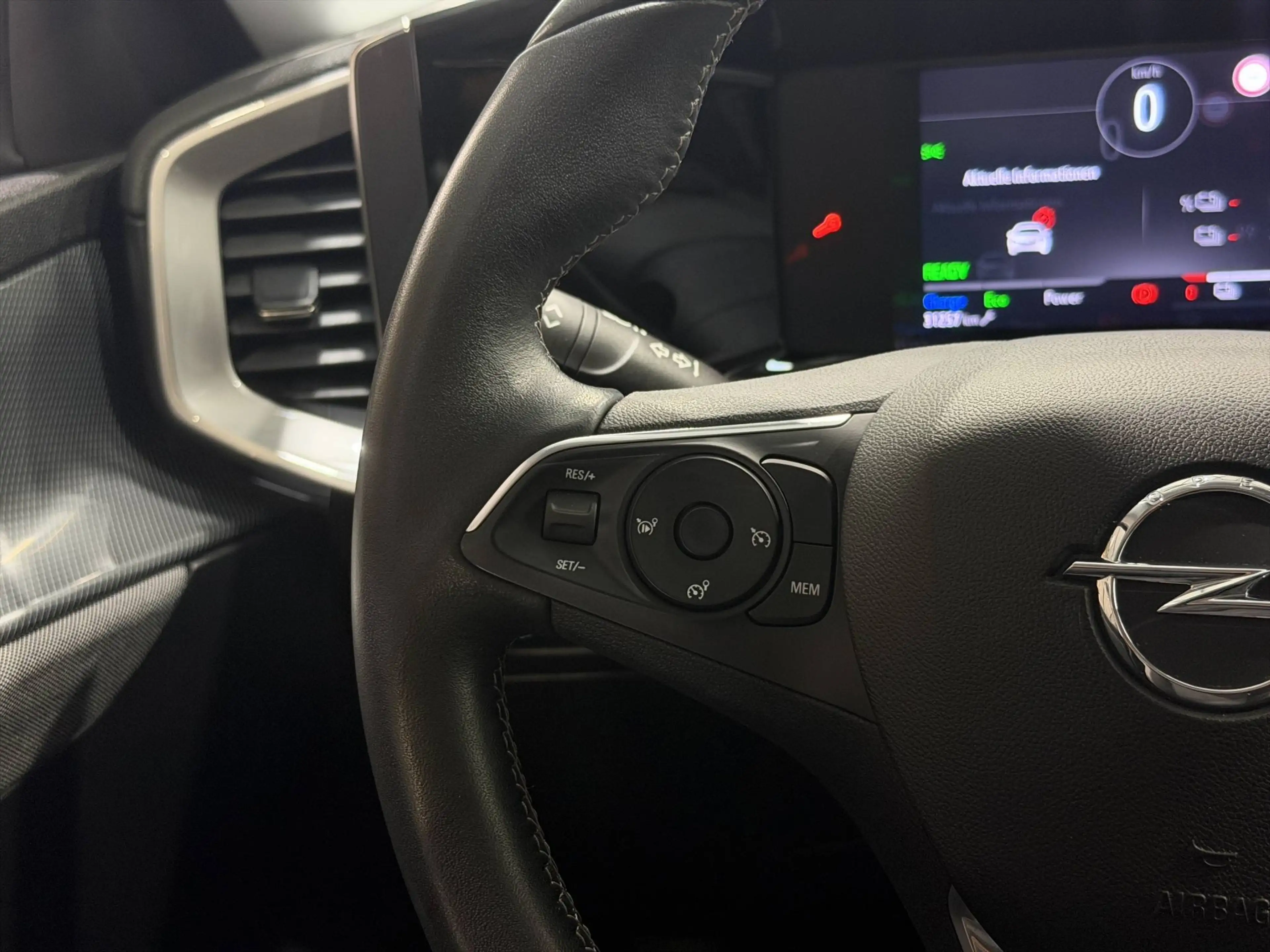 Opel Mokka-E EDITION ***HEATED STEERING WHEEL & SEATS*REAR CAMERA*** — photo 15