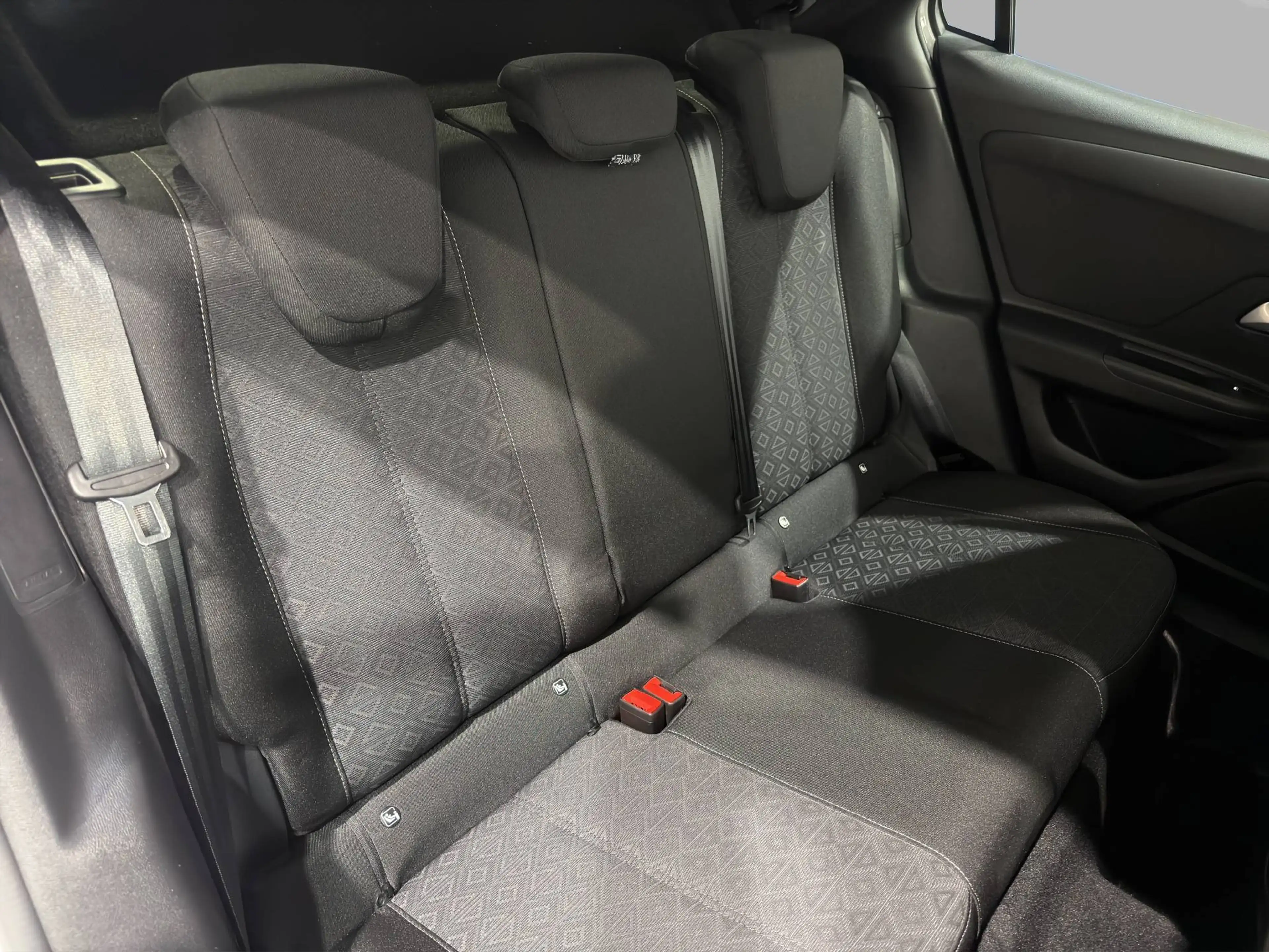 Opel Mokka-E EDITION ***HEATED STEERING WHEEL & SEATS*REAR CAMERA*** — photo 10