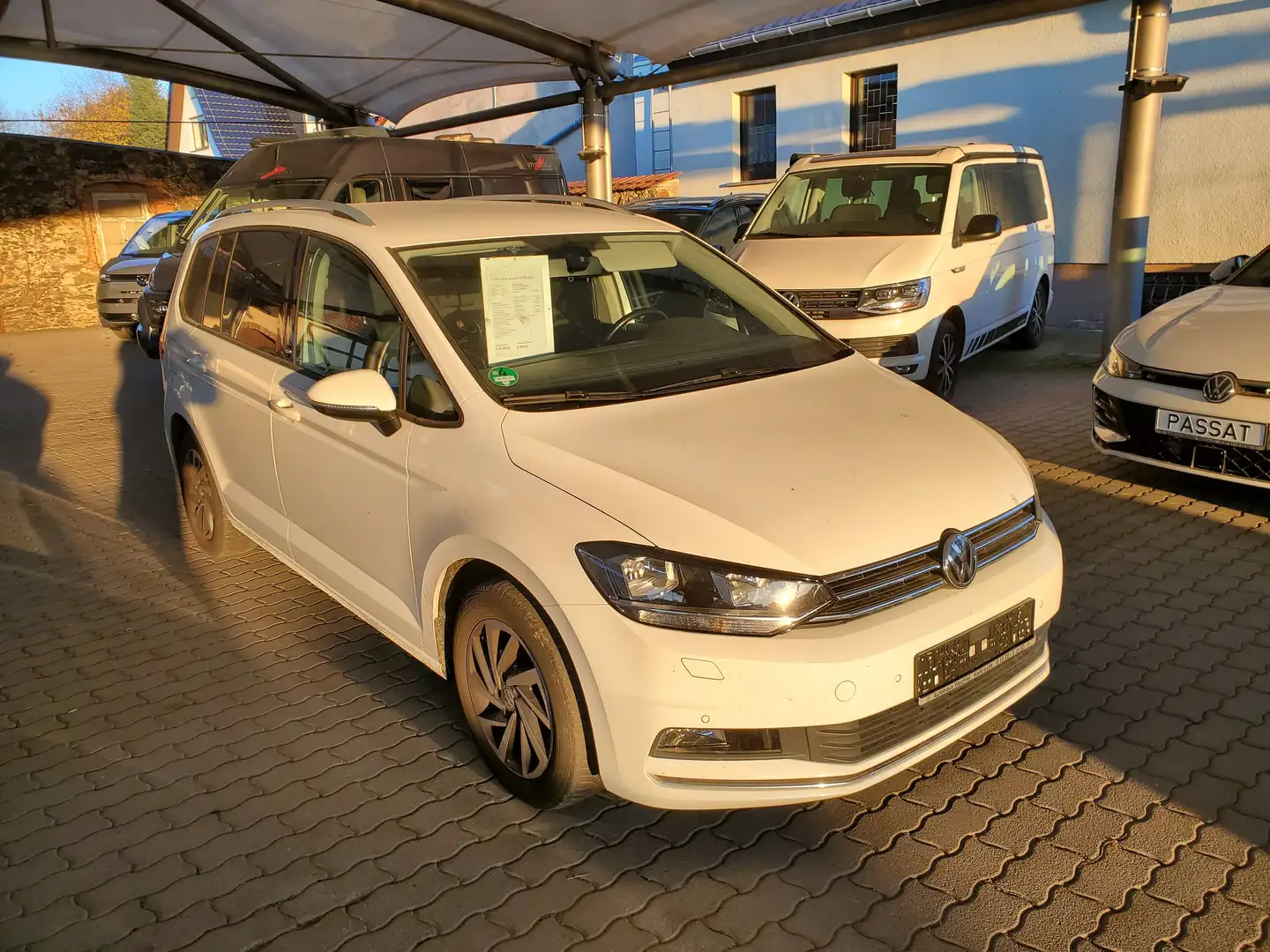 Volkswagen Touran Sound TDI DSG Navi ACC 7-Sitzer Kamera Weiß - 2