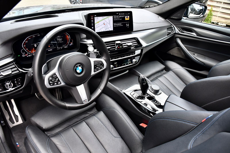 BMW 530 d xDrive Touring  MSport Edition Laser H&K — photo 10